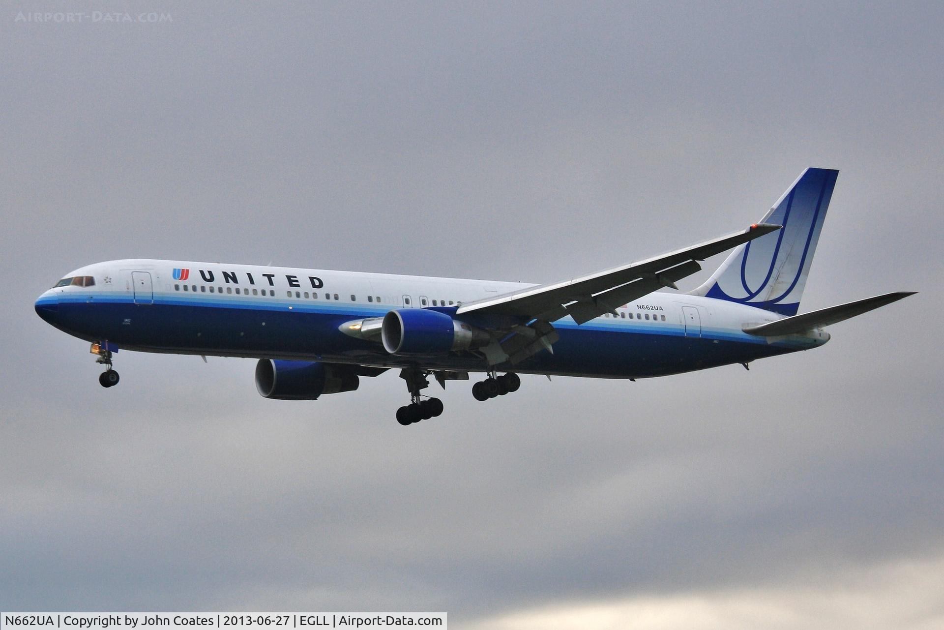 N662UA, 1993 Boeing 767-322 C/N 27159, Finals to 27L