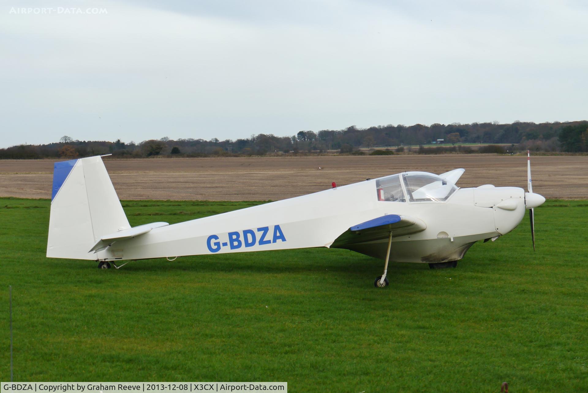 G-BDZA, 1976 Scheibe SF-25E Super Falke C/N 4320, Parked at Northrepps.