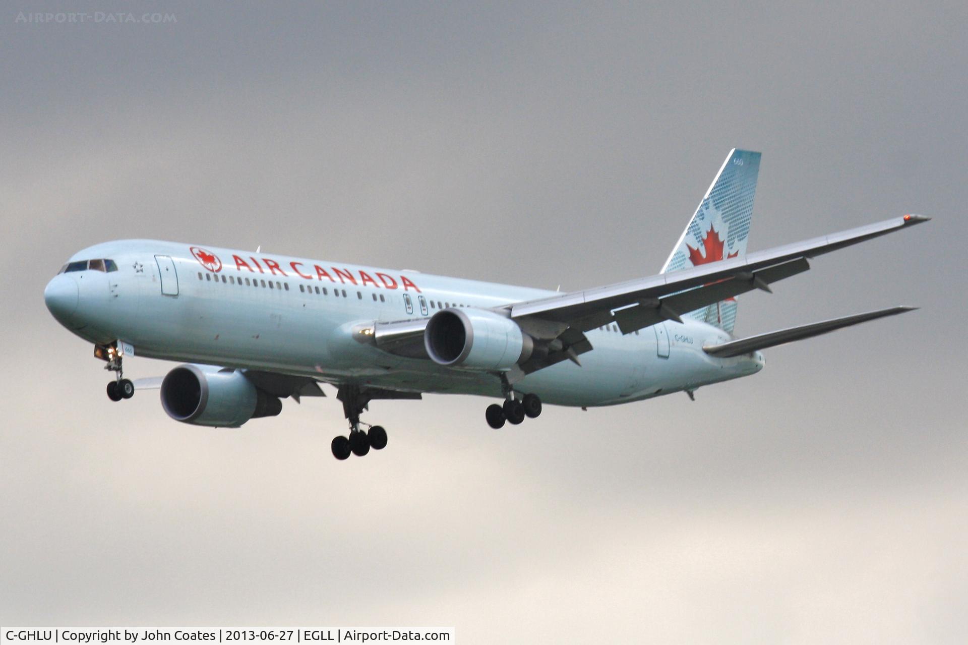C-GHLU, 2001 Boeing 767-333 C/N 30851, Finals to 27L cn660 on nosewheel flap