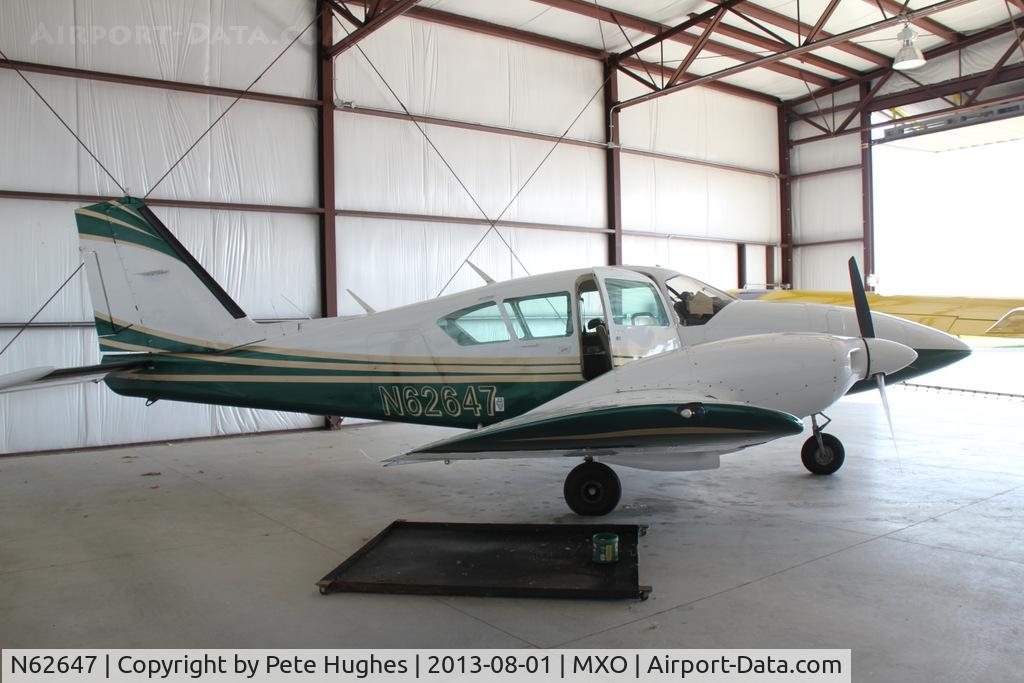 N62647, 1976 Piper PA-23-250 C/N 27-7654112, N62647 Aztec at Monticello, IA