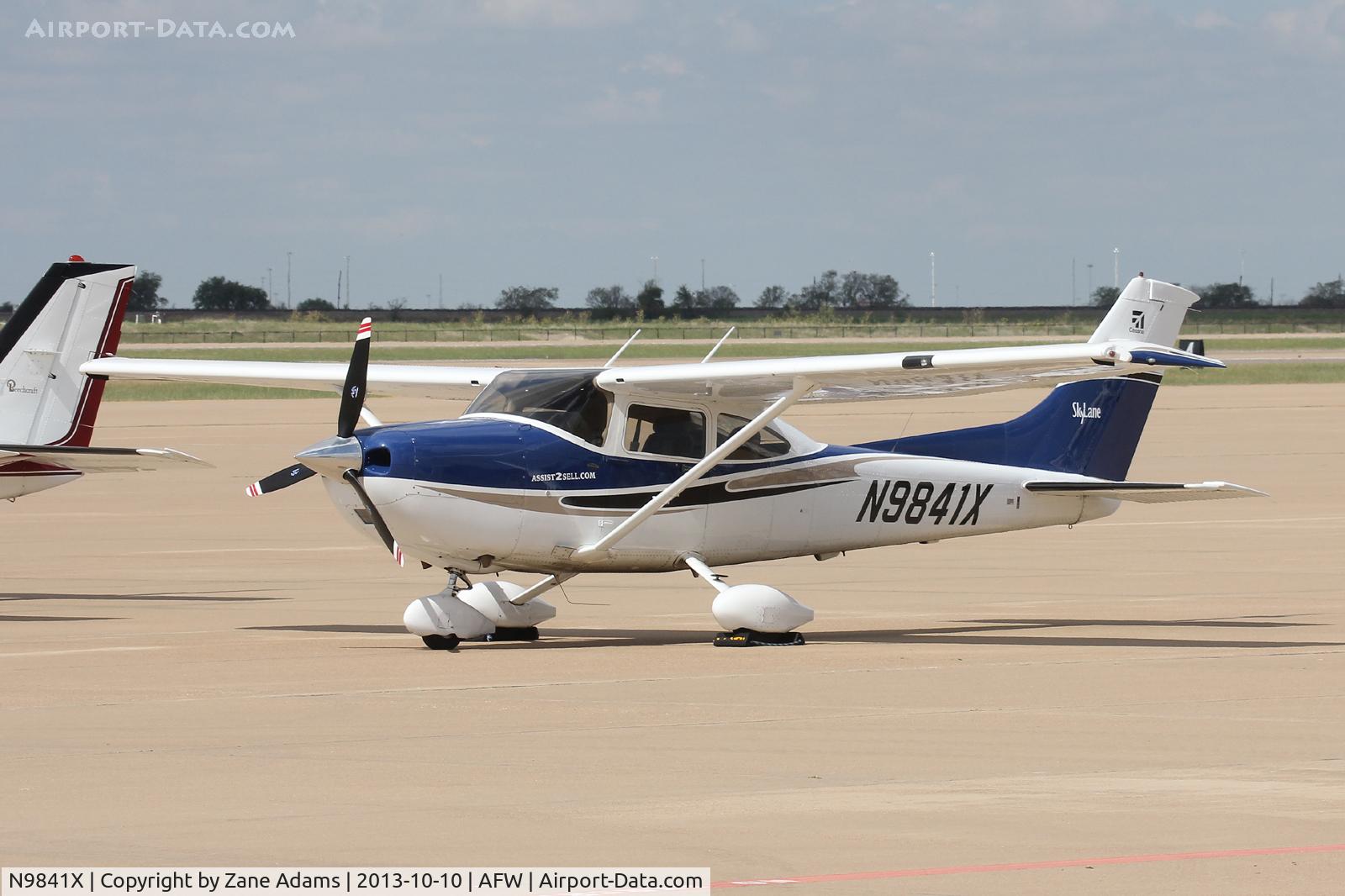 N9841X, 2004 Cessna 182T Skylane C/N 18281360, At Fort Worth Alliance Airport