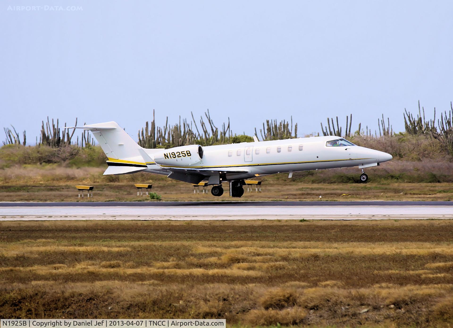 N1925B, 2002 Learjet 45 C/N 199, N925B