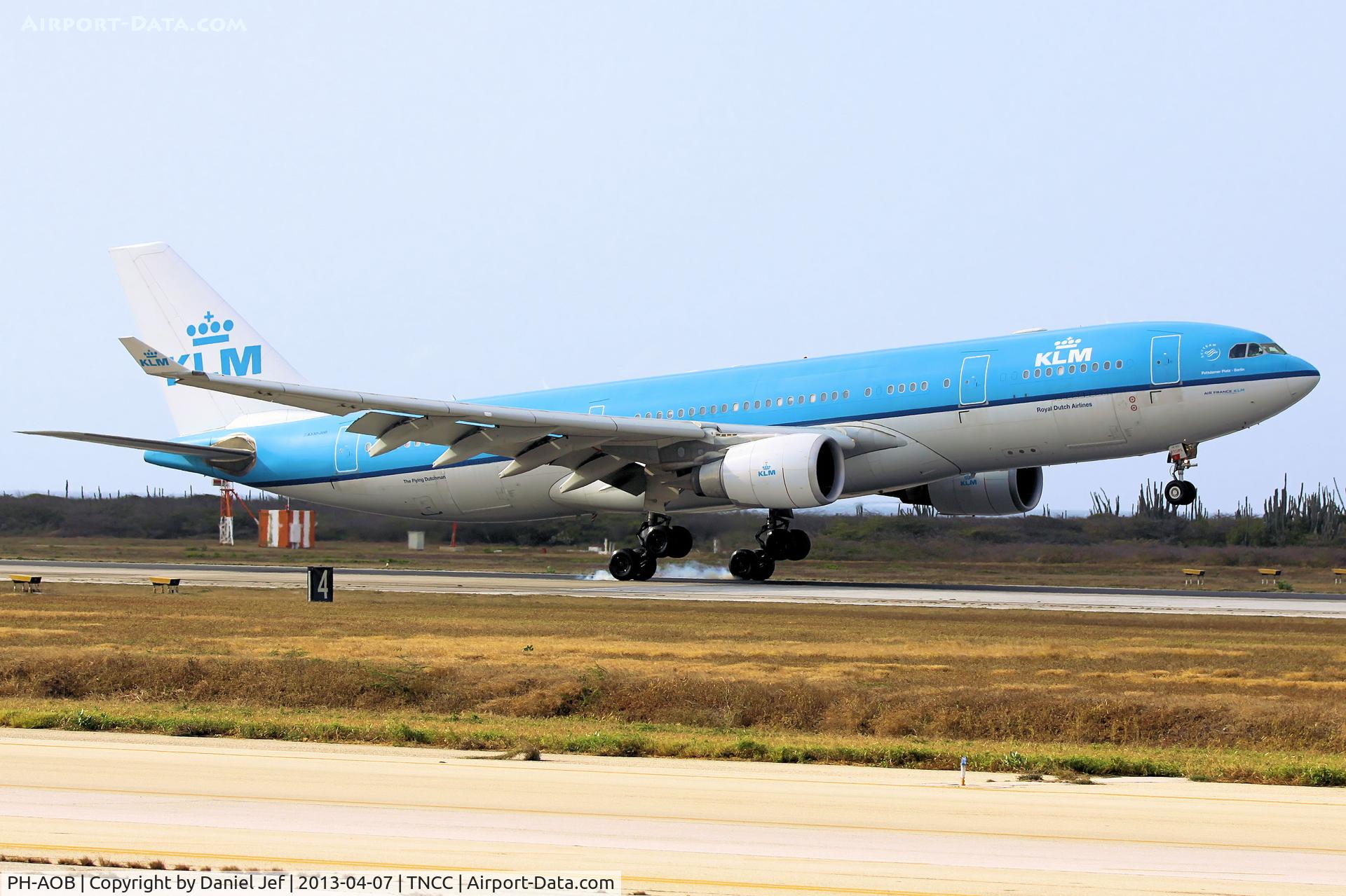 PH-AOB, 2005 Airbus A330-203 C/N 686, PH-AOB