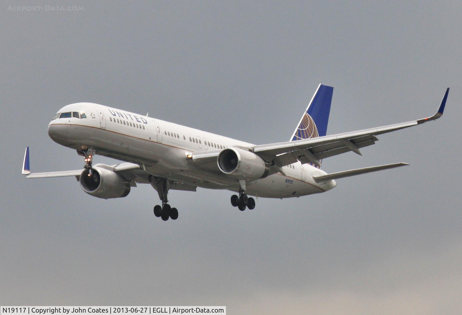N19117, 1996 Boeing 757-224 C/N 27559, Finals to 27L