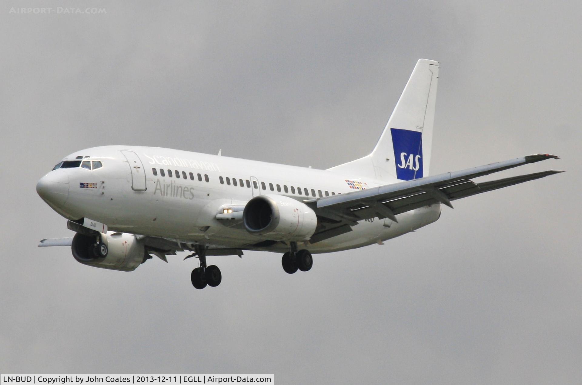 LN-BUD, 1996 Boeing 737-505 C/N 25794, Finals to 27L