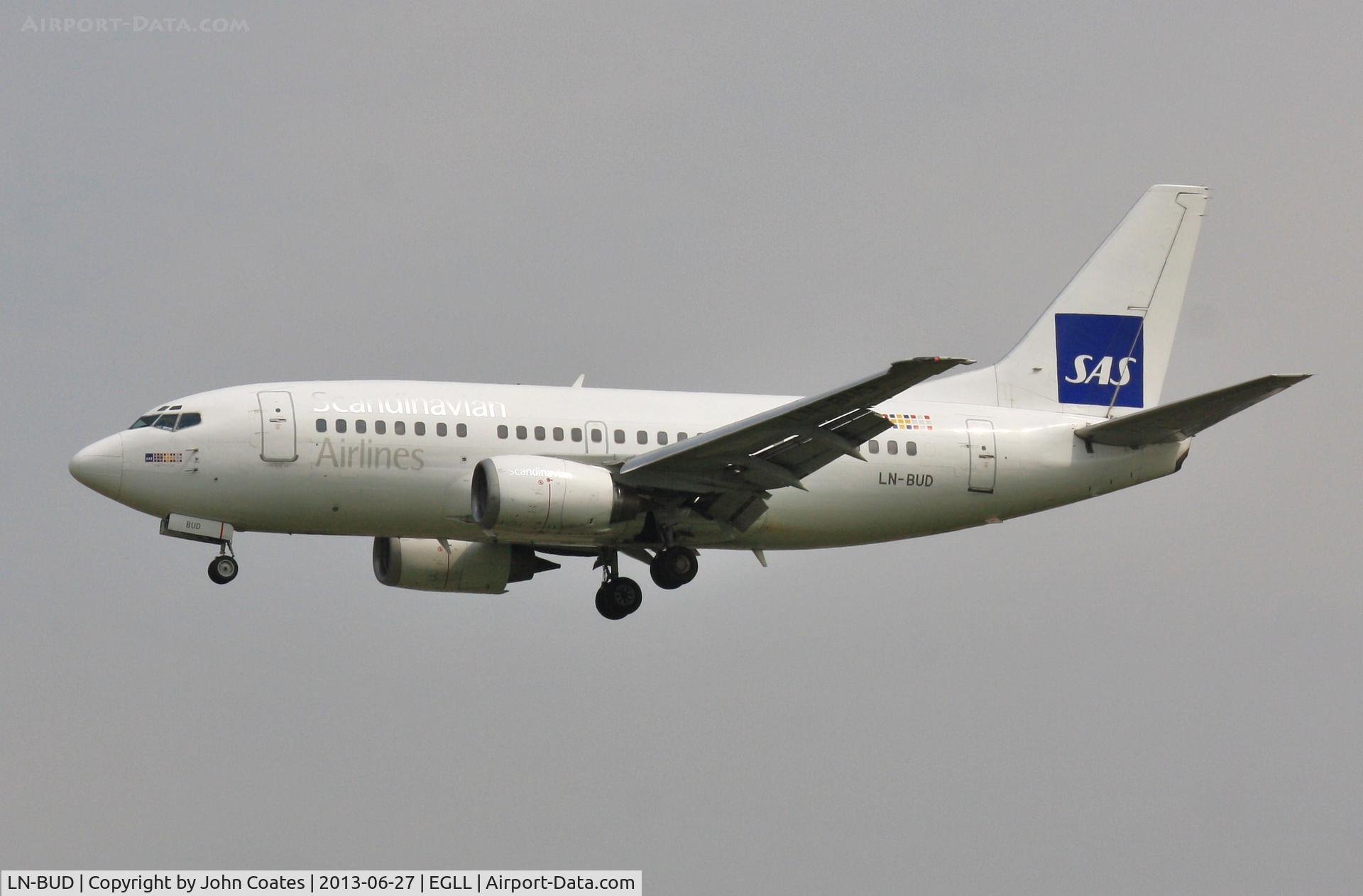 LN-BUD, 1996 Boeing 737-505 C/N 25794, Finals to 27L