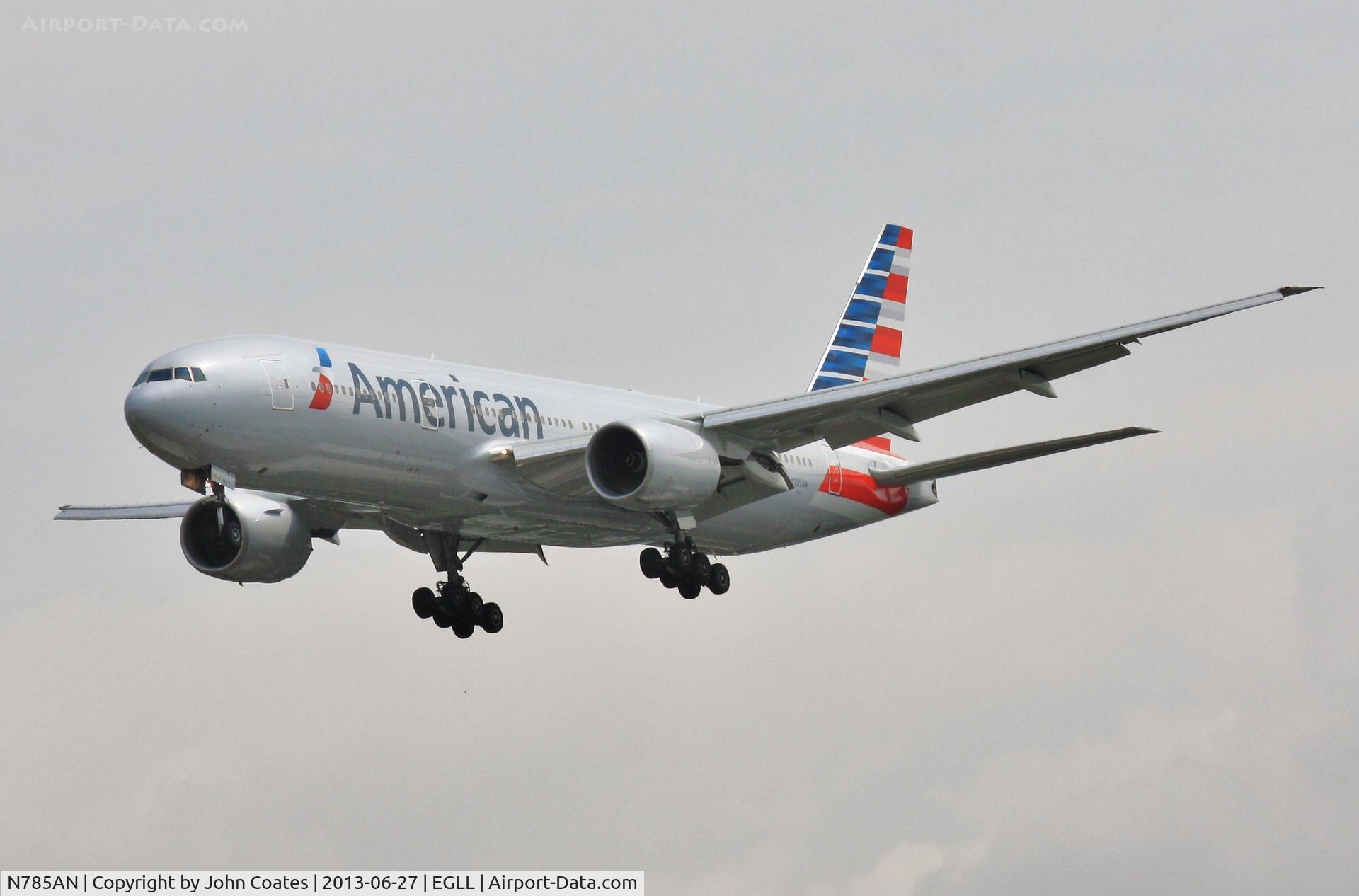 N785AN, 2000 Boeing 777-223/ER C/N 30005, Final approach to 27L