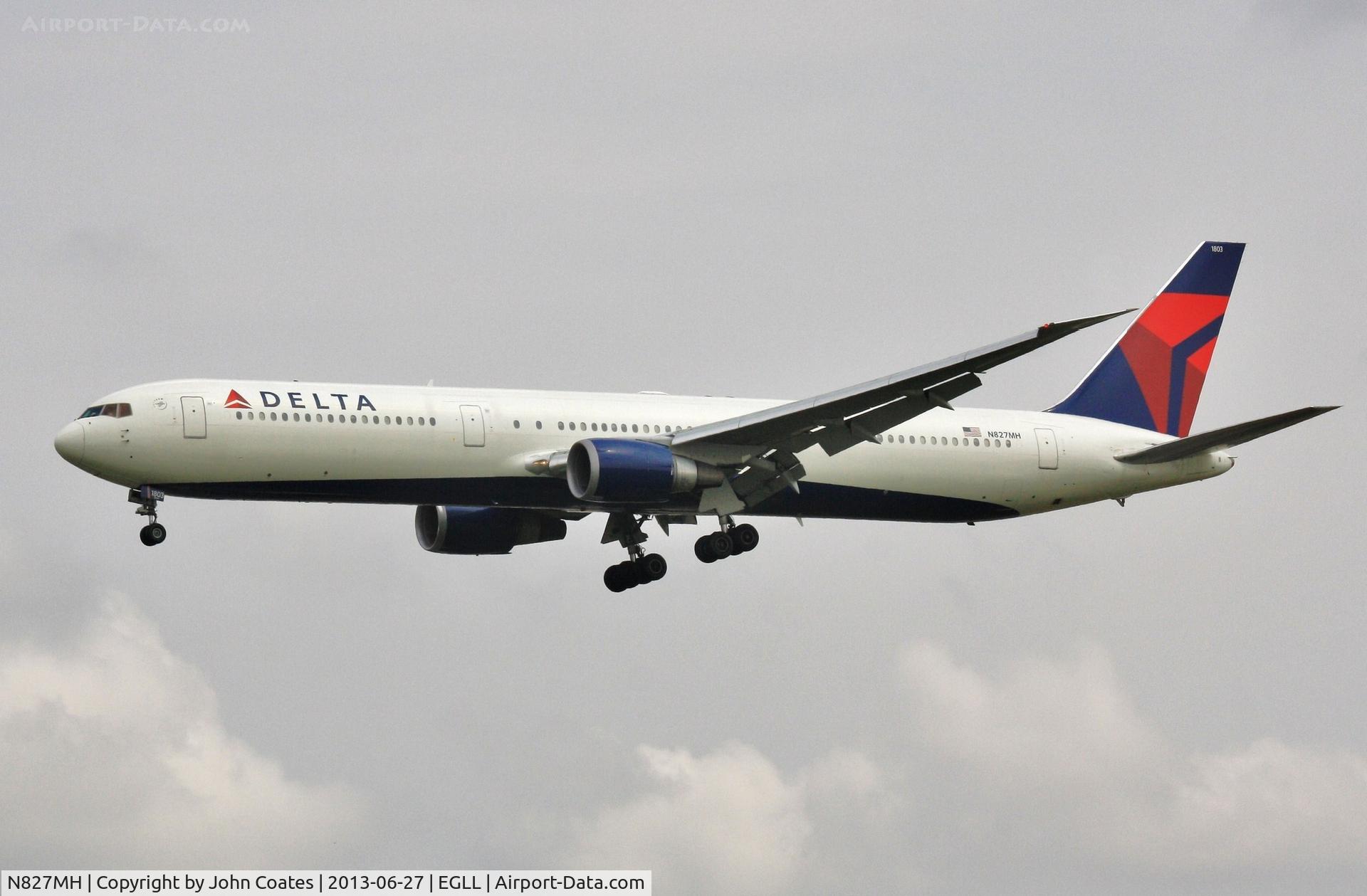 N827MH, 2001 Boeing 767-432/ER C/N 29705, On approach to 27L