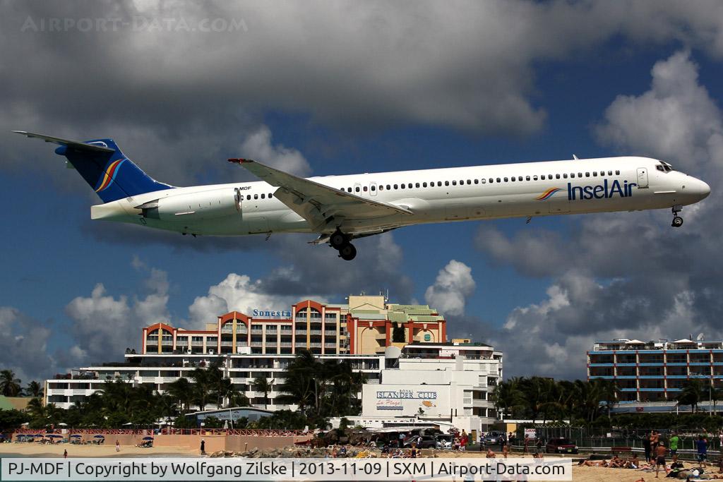 PJ-MDF, 1991 McDonnell Douglas MD-83 (DC-9-83) C/N 53014, At famous Maho Beach