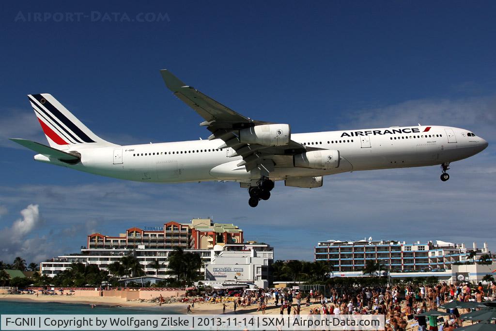 F-GNII, 2001 Airbus A340-313X C/N 399, At famous Maho Beach