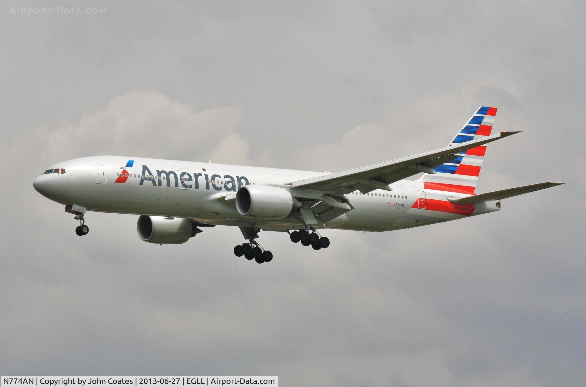 N774AN, 1999 Boeing 777-223 C/N 29581, On approach to 27L