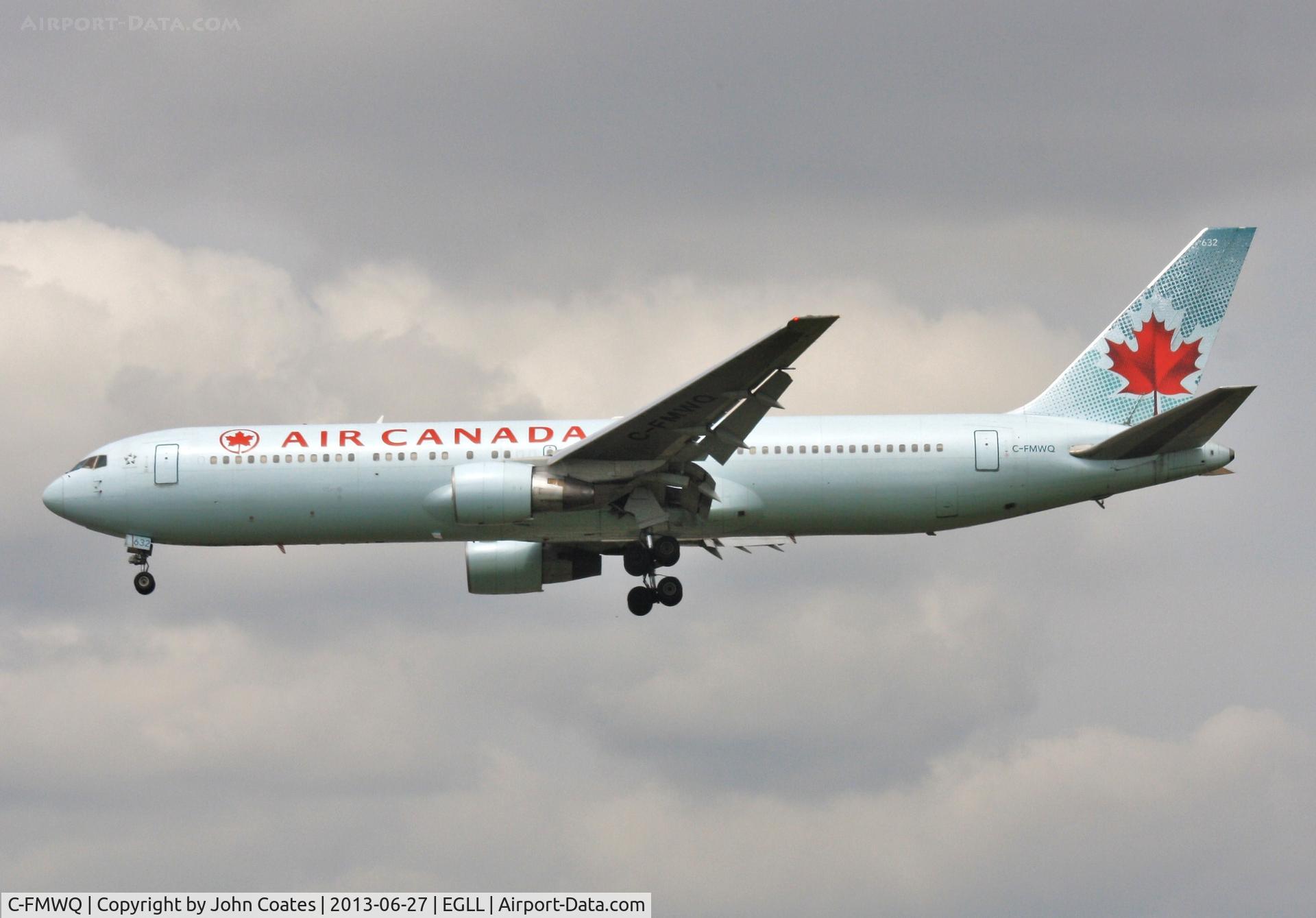 C-FMWQ, 1995 Boeing 767-333 C/N 25584, Finals to 27L