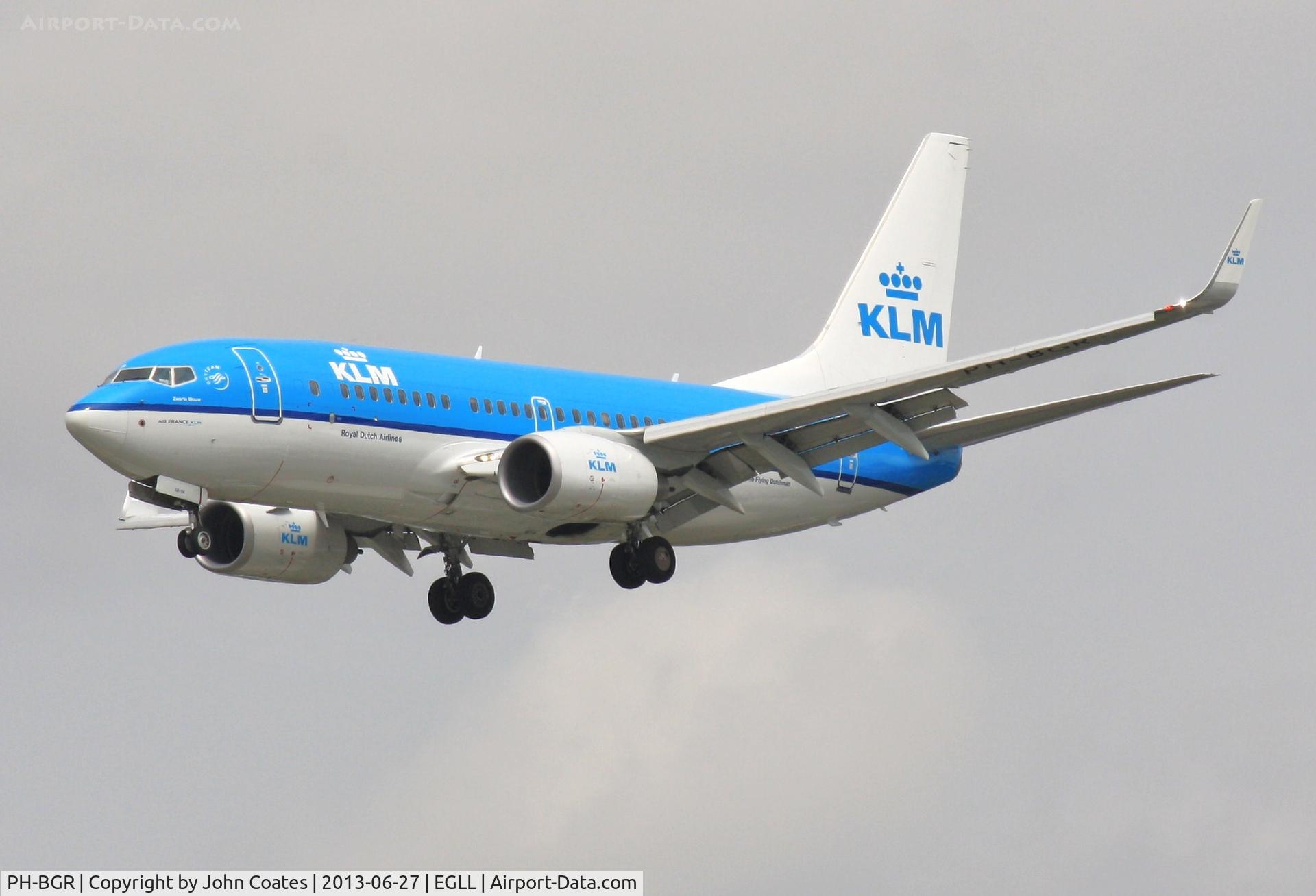 PH-BGR, 2011 Boeing 737-7K2 C/N 39446, On approach to 27L