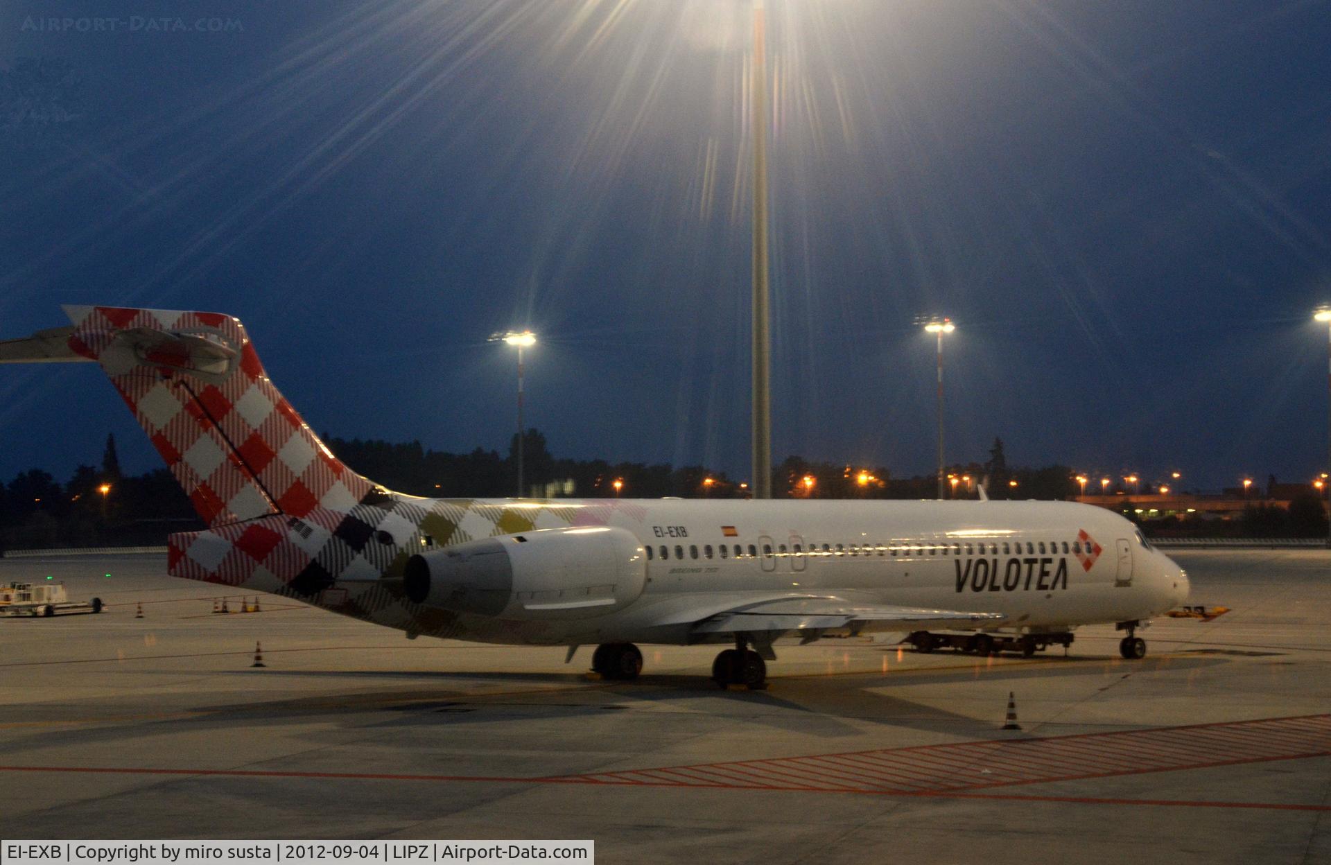 EI-EXB, 2003 Boeing 717-2BL C/N 55173, Volotea Airlines Boeing 717-2BL  parking at Venice International Airport.