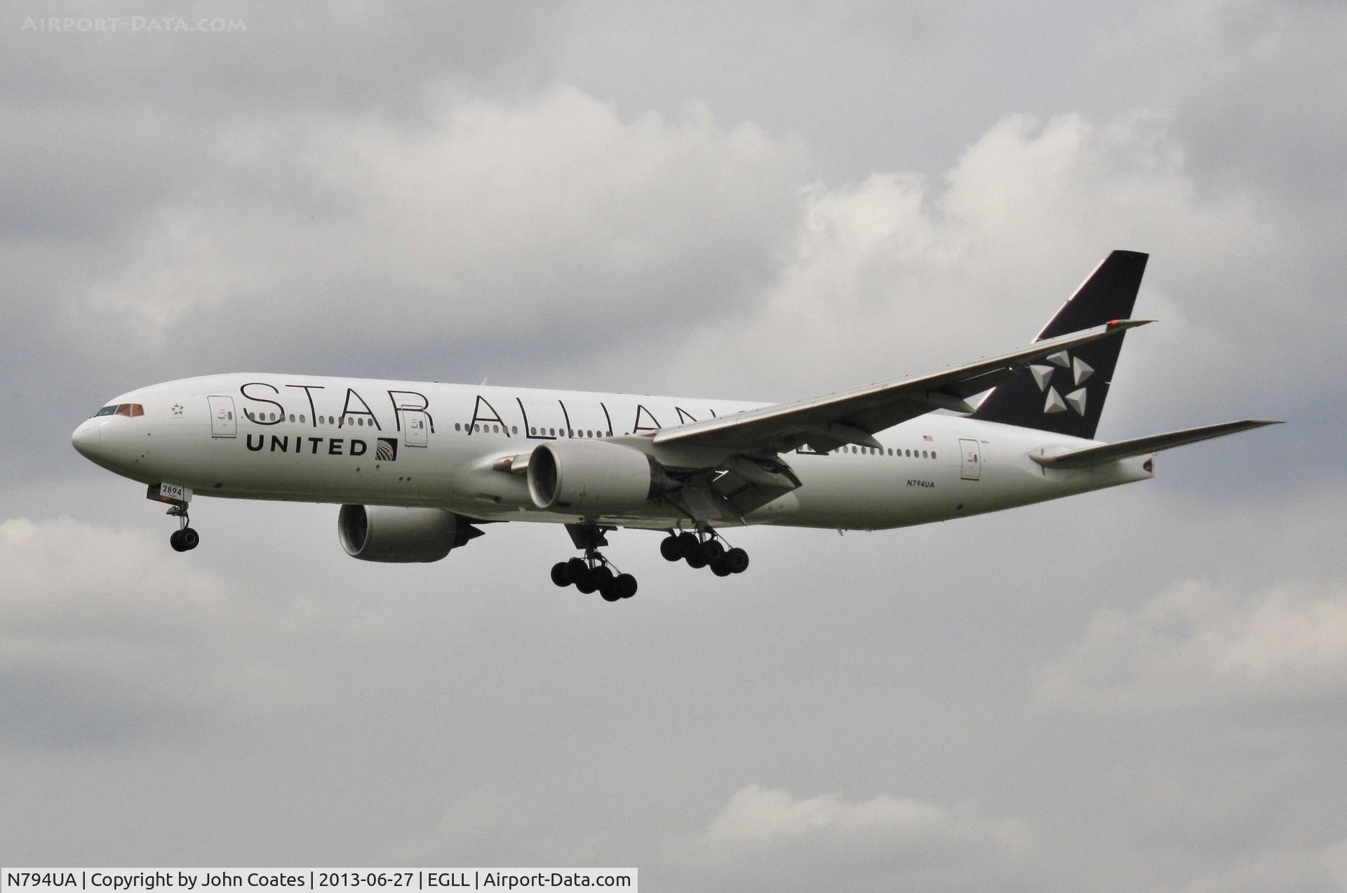 N794UA, 1997 Boeing 777-222 C/N 26953, Finals to 27L
