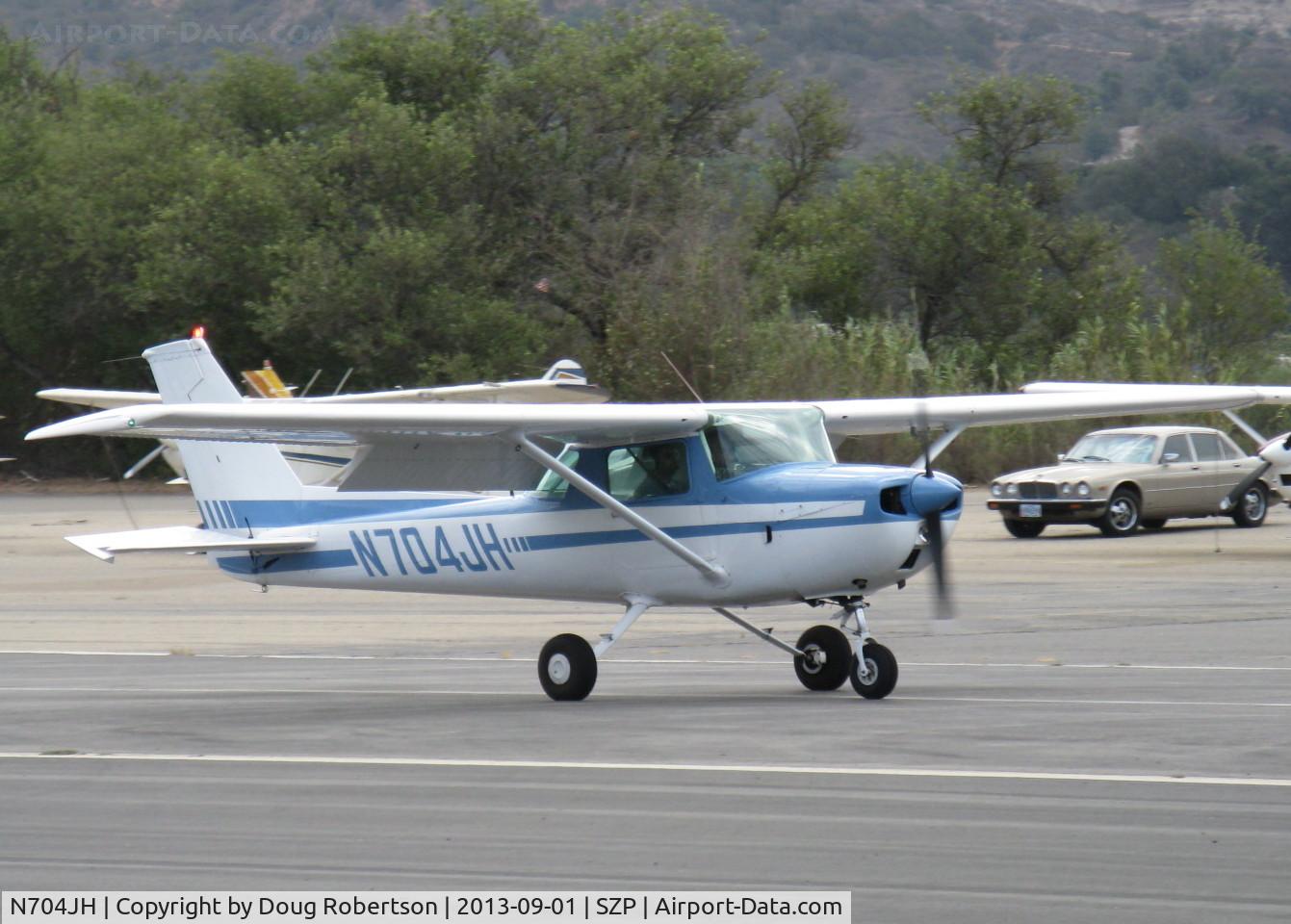 N704JH, 1976 Cessna 150M C/N 15078644, 1976 Cessna 150M, Continental O-200 100 Hp, landing roll Rwy 22