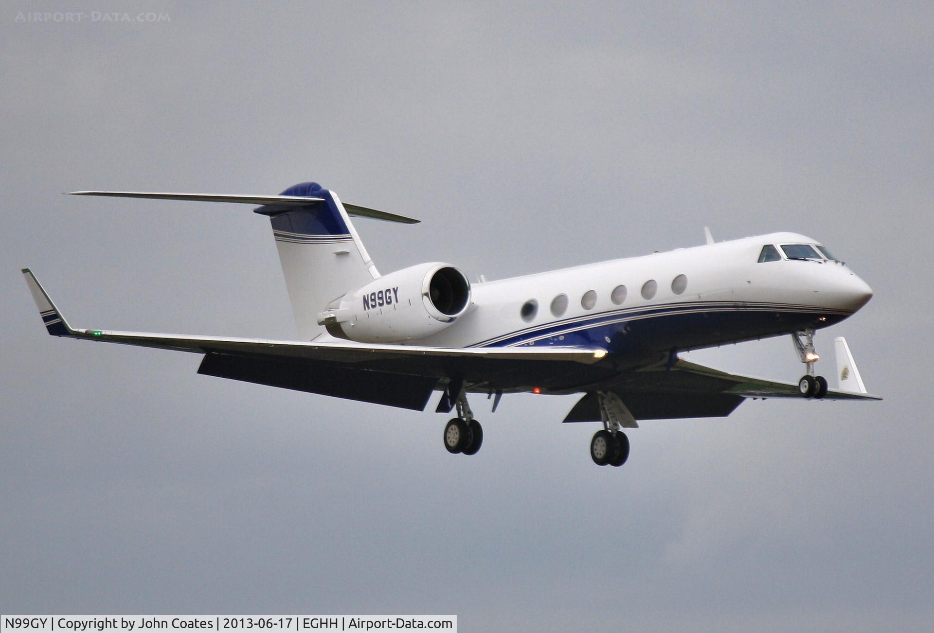 N99GY, 1996 Gulfstream Aerospace G-IV C/N 1287, On approach to 08
