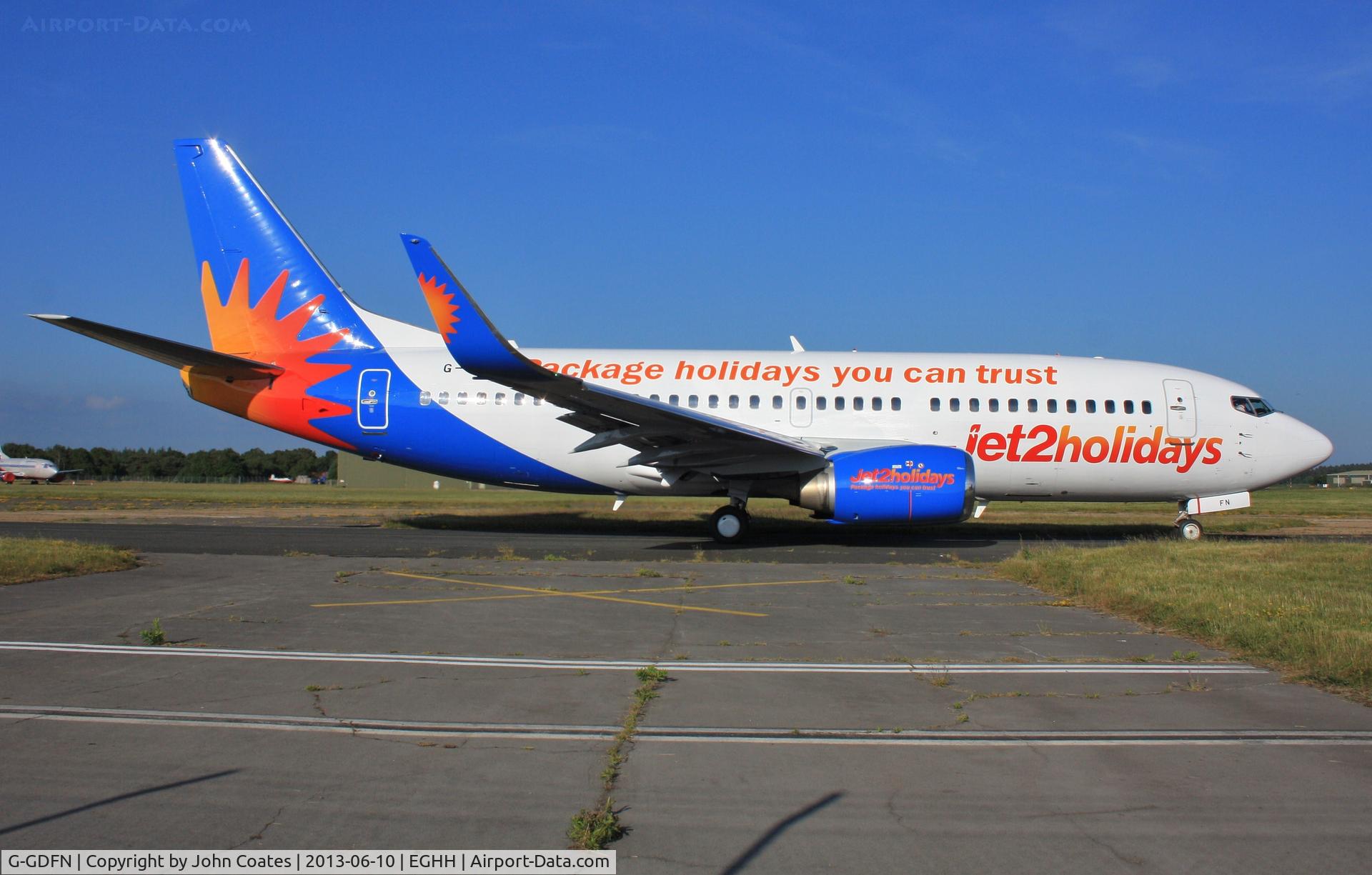 G-GDFN, 1998 Boeing 737-33V C/N 29332, Departing after respray