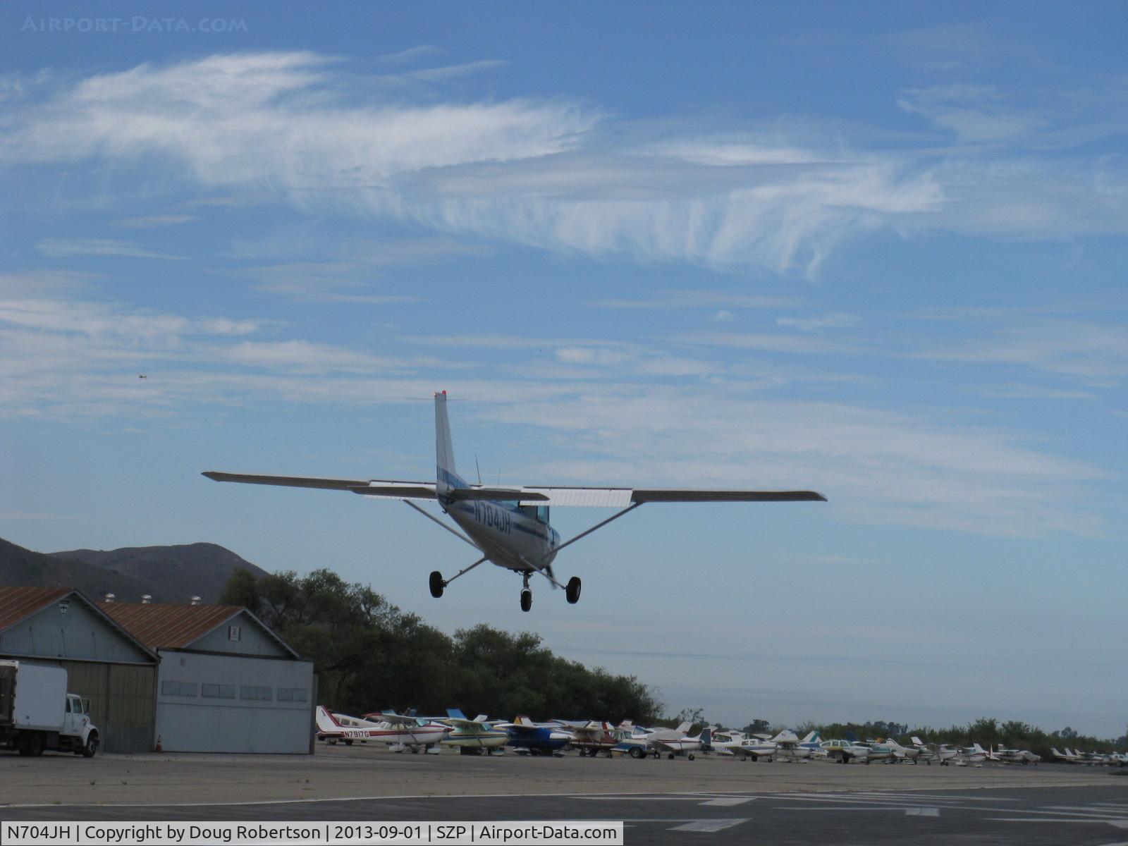 N704JH, 1976 Cessna 150M C/N 15078644, 1976 Cessna 150M, Continental O-200 100 Hp, on short final Rwy 22
