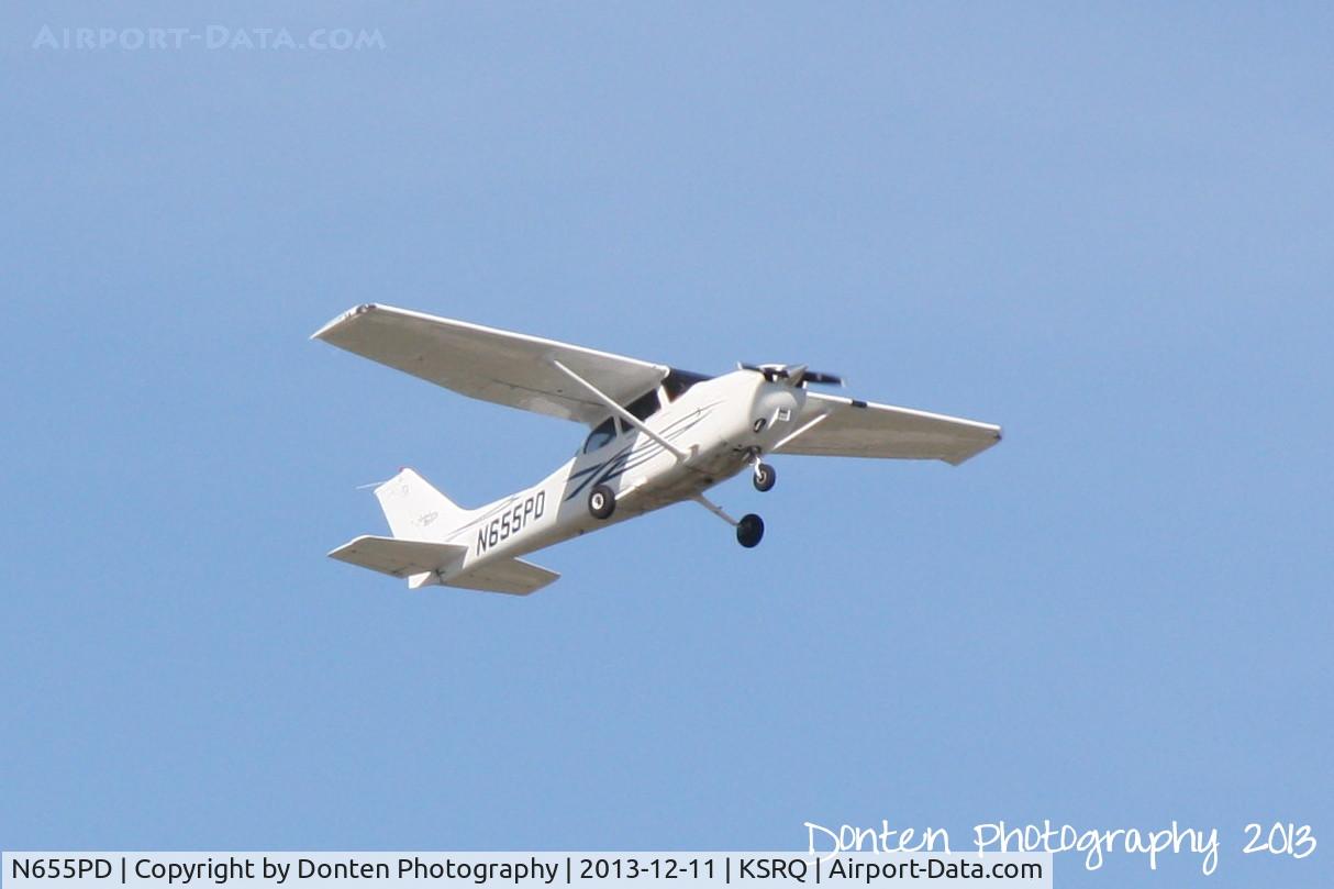 N655PD, 2000 Cessna 172S Skyhawk SP C/N 172S8655, Cessna Skyhawk (N655PD) departs Sarasota-Bradenton International Airport