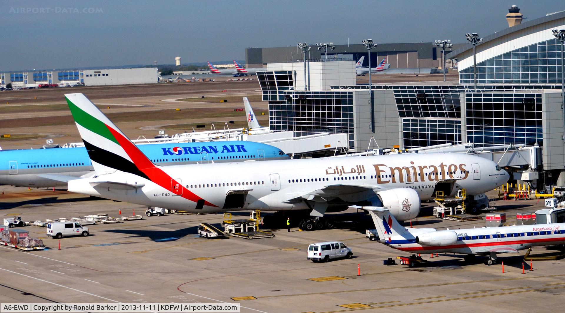 A6-EWD, 2007 Boeing 777-21H/LR C/N 35577, Gate D11 DFW