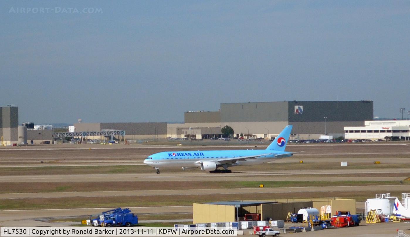 HL7530, 1997 Boeing 777-2B5/ER C/N 27945, Taxi DFW