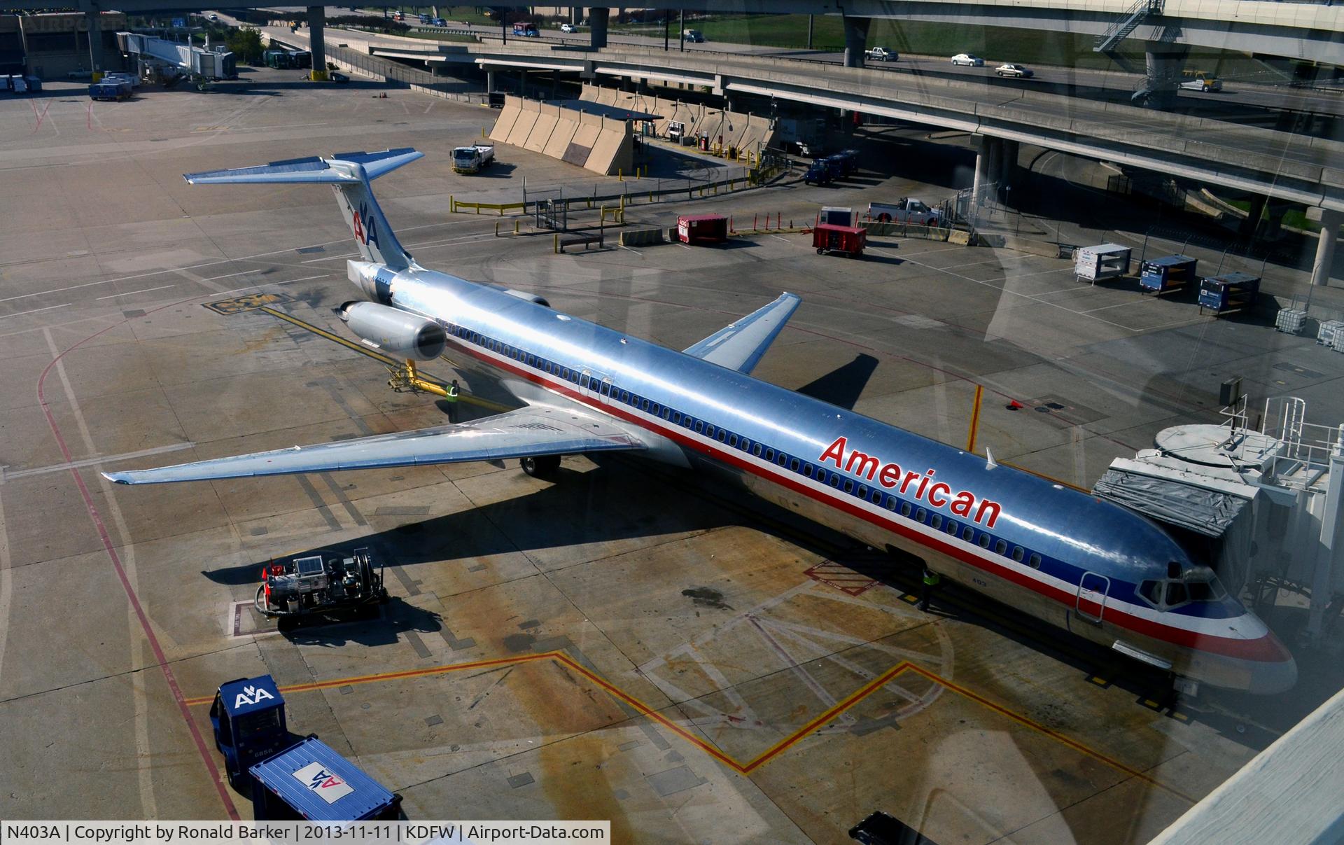 N403A, 1986 McDonnell Douglas MD-82 (DC-9-82) C/N 49314, Gate C38 DFW