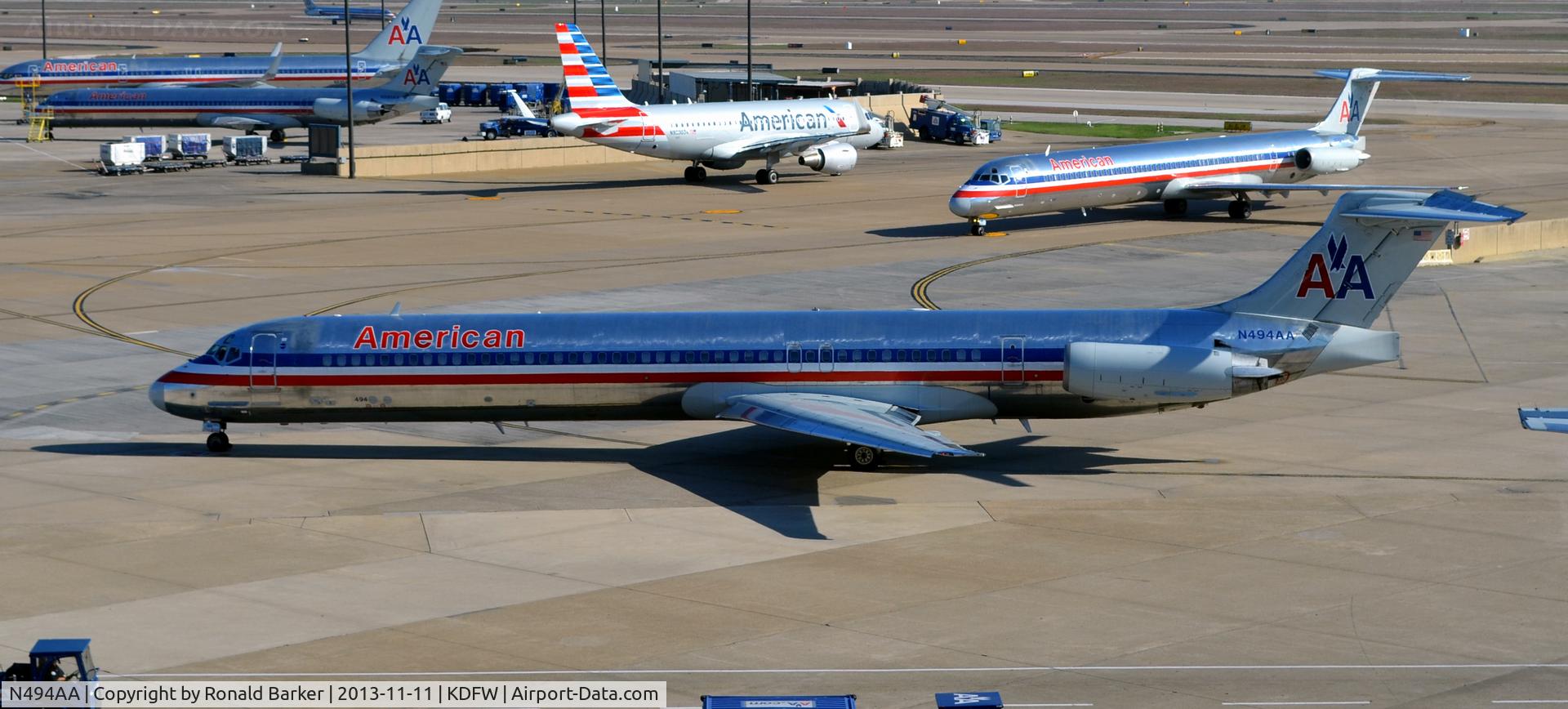 N494AA, 1989 McDonnell Douglas MD-82 (DC-9-82) C/N 49732, Taxi DFW