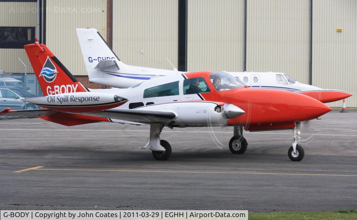 G-BODY, 1979 Cessna 310R C/N 310R-1503, Departing