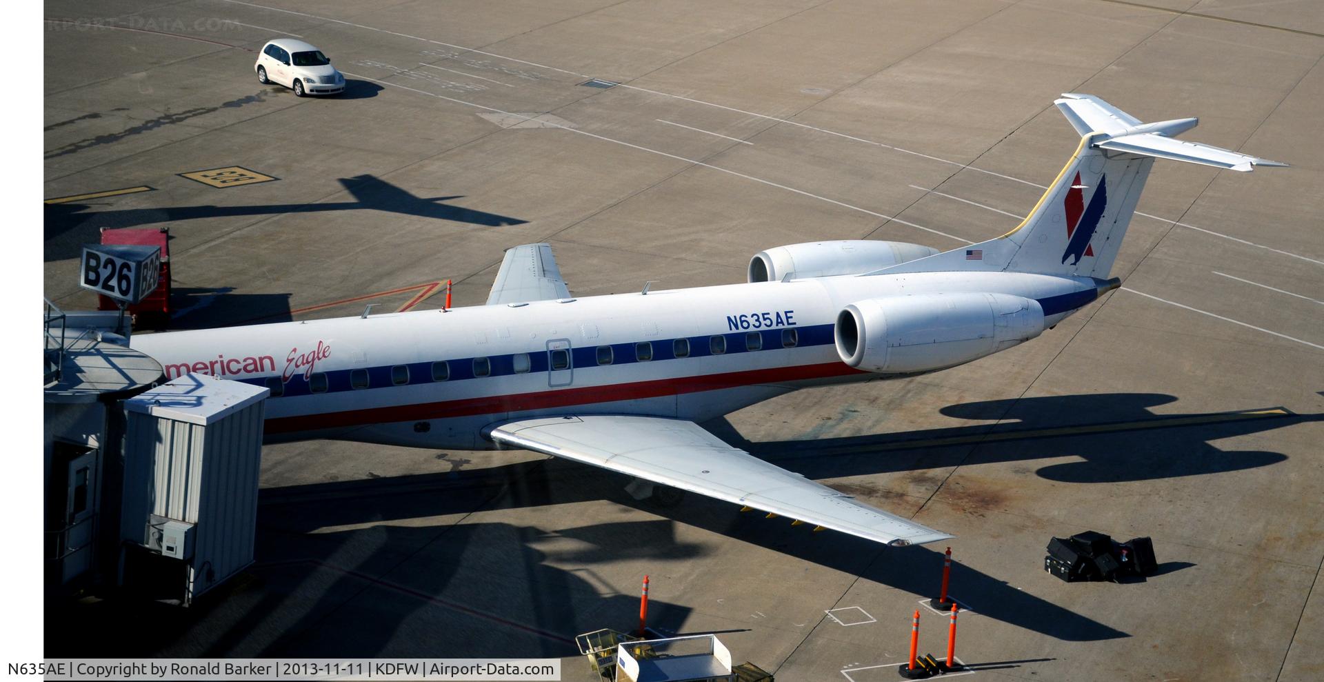 N635AE, 1999 Embraer ERJ-145LR (EMB-145LR) C/N 145158, Gate B26 DFW