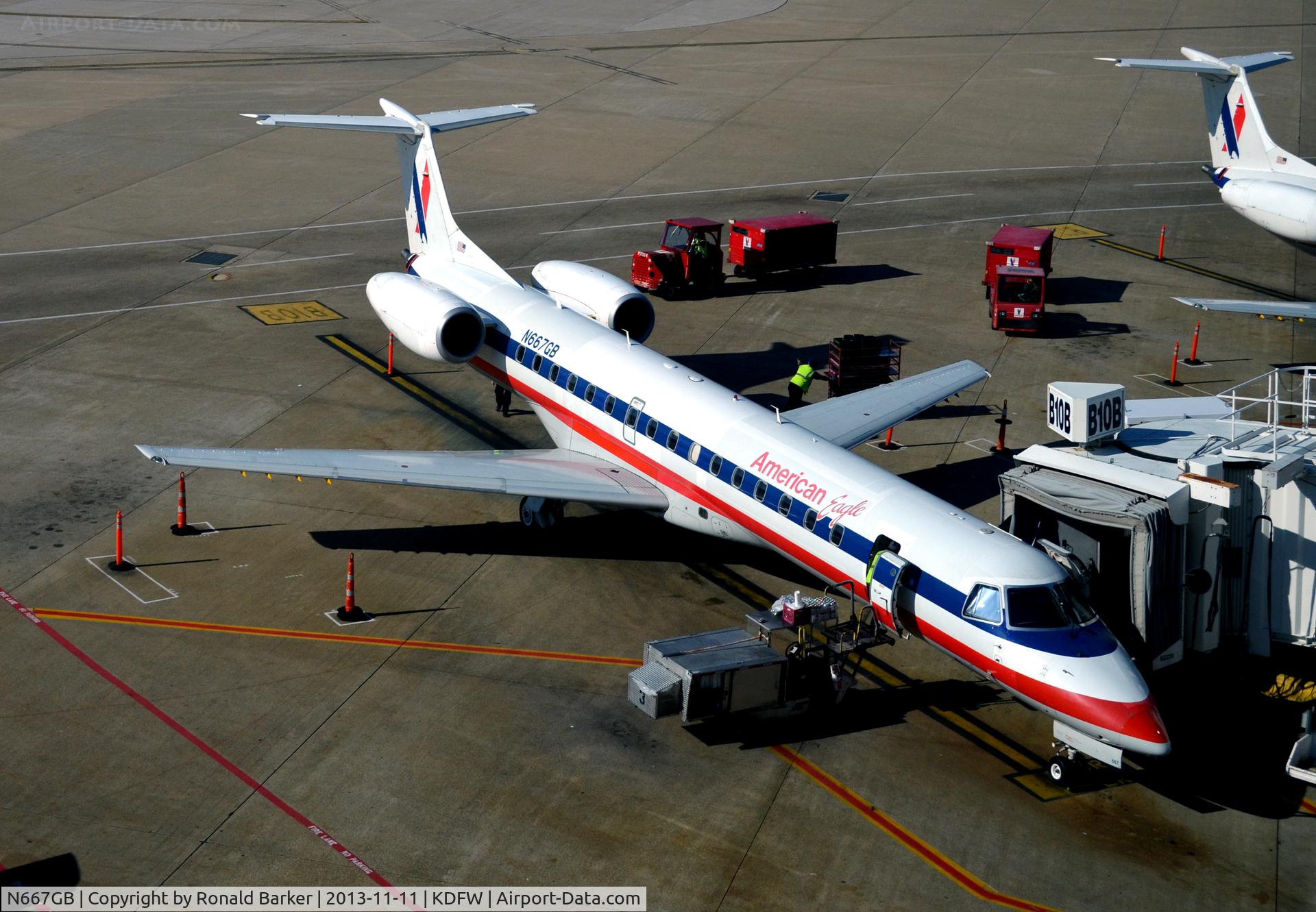 N667GB, 2004 Embraer ERJ-145LR (EMB-145LR) C/N 145784, Beverage service Gate B10B DFW