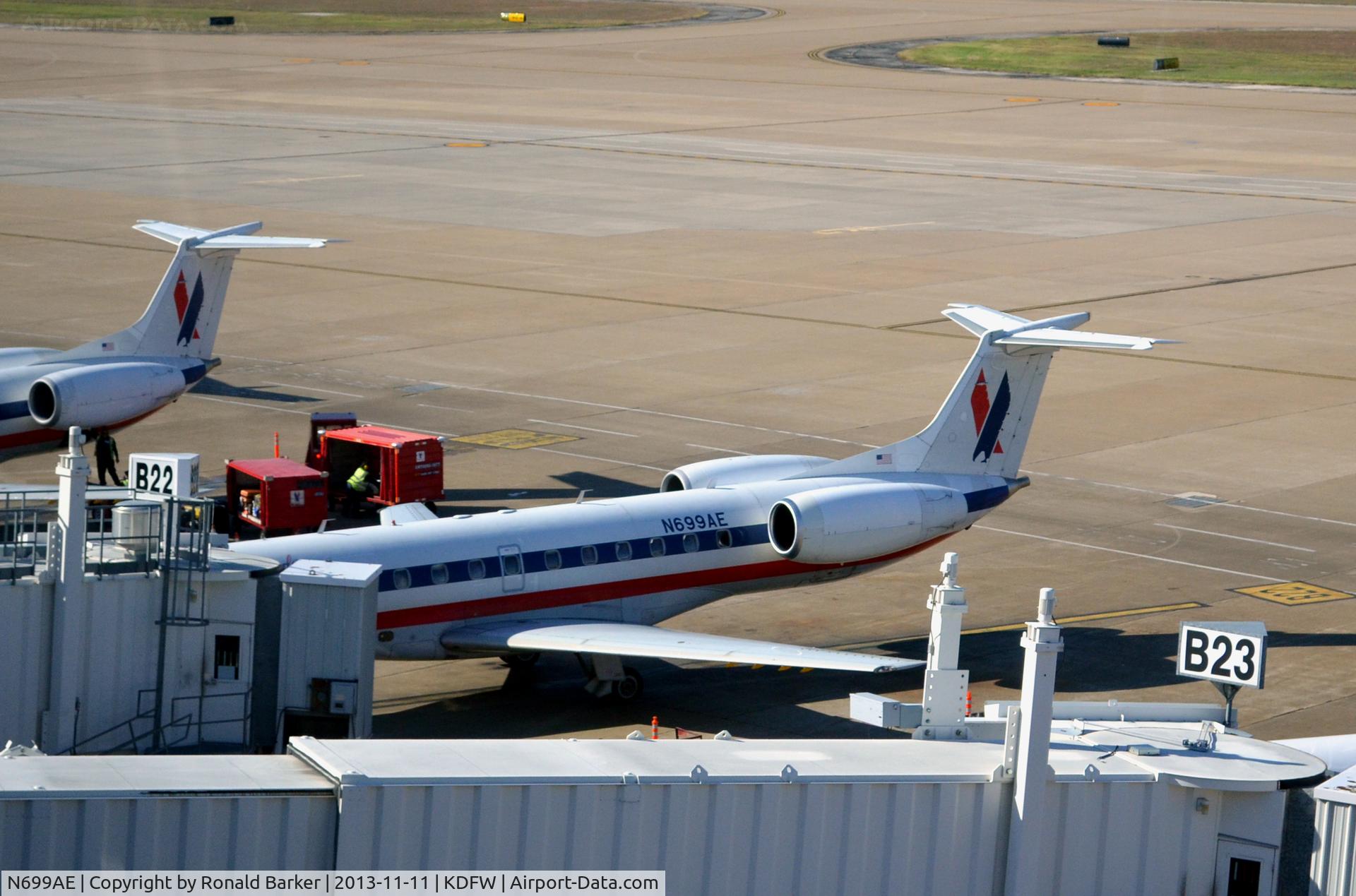 N699AE, 2005 Embraer ERJ-145LR (EMB-145LR) C/N 14500883, Baggage prep at Gate B23 DFW