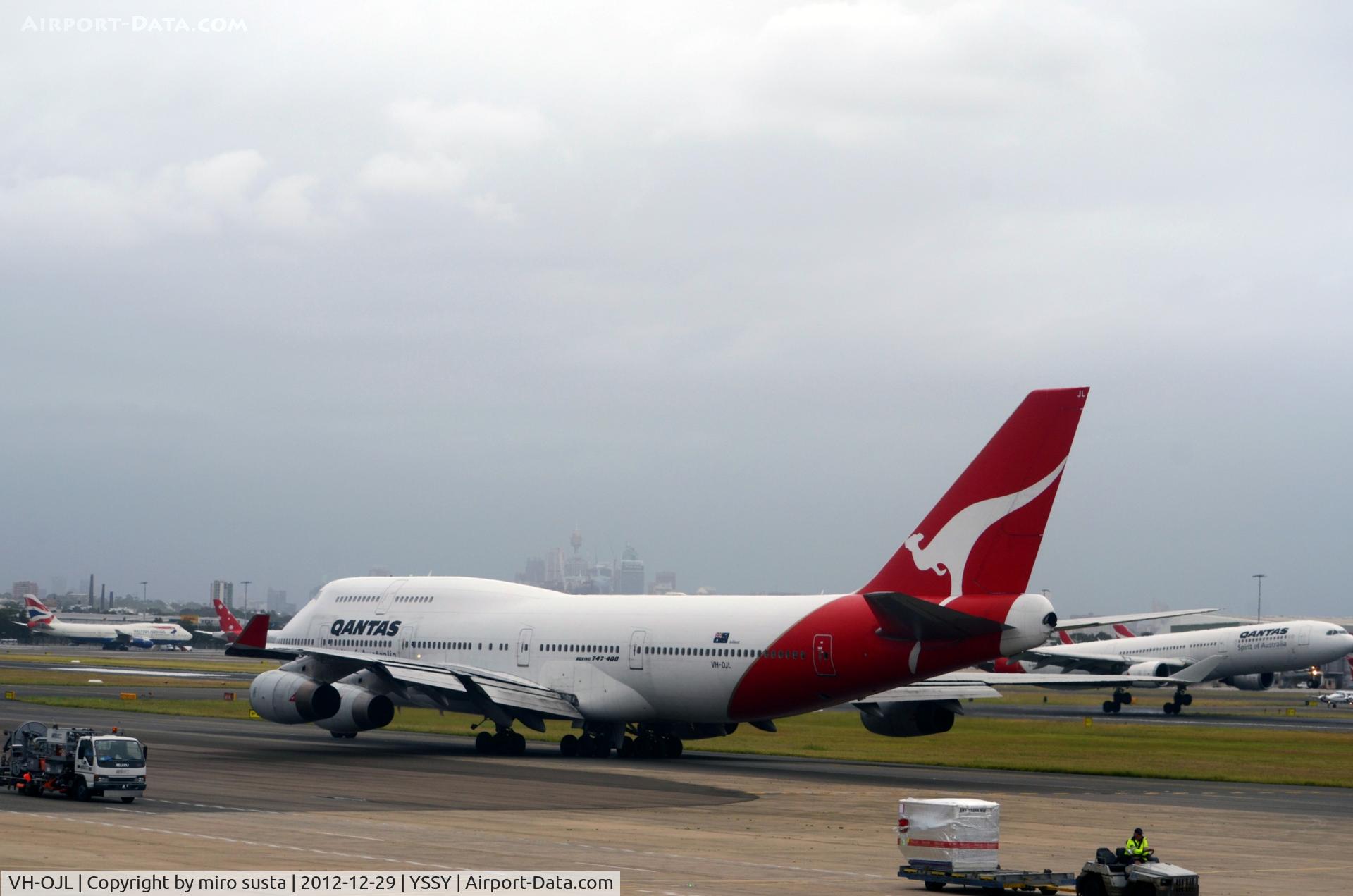 VH-OJL, 1991 Boeing 747-438 C/N 25151, Qantas  International Boeing 747-400 at Sydney Kingsford Smith International airport.