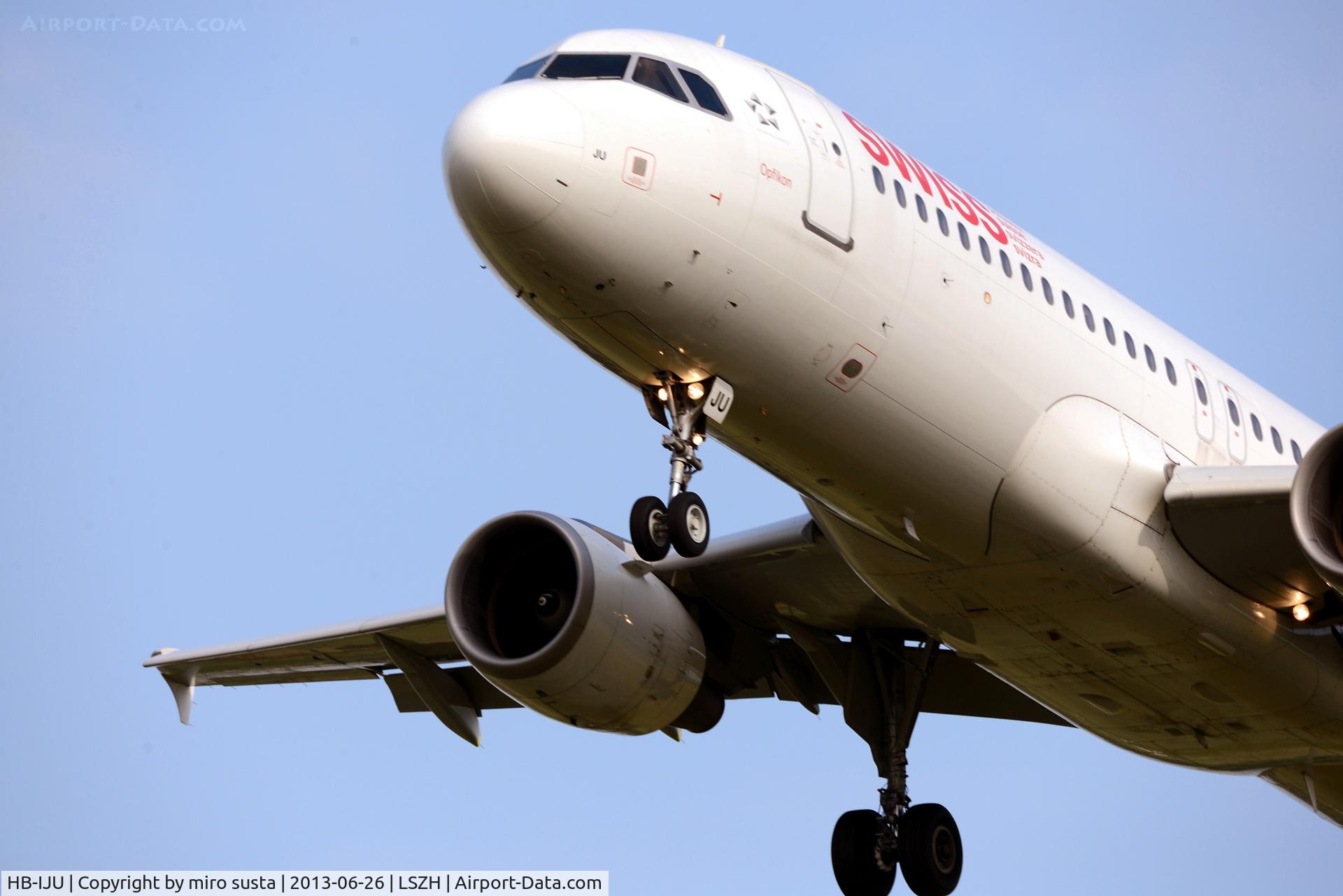 HB-IJU, 2003 Airbus A320-214 C/N 1951, Swiss International Airlines Airbus A320 taking-off from Zurich-Kloten International airport.