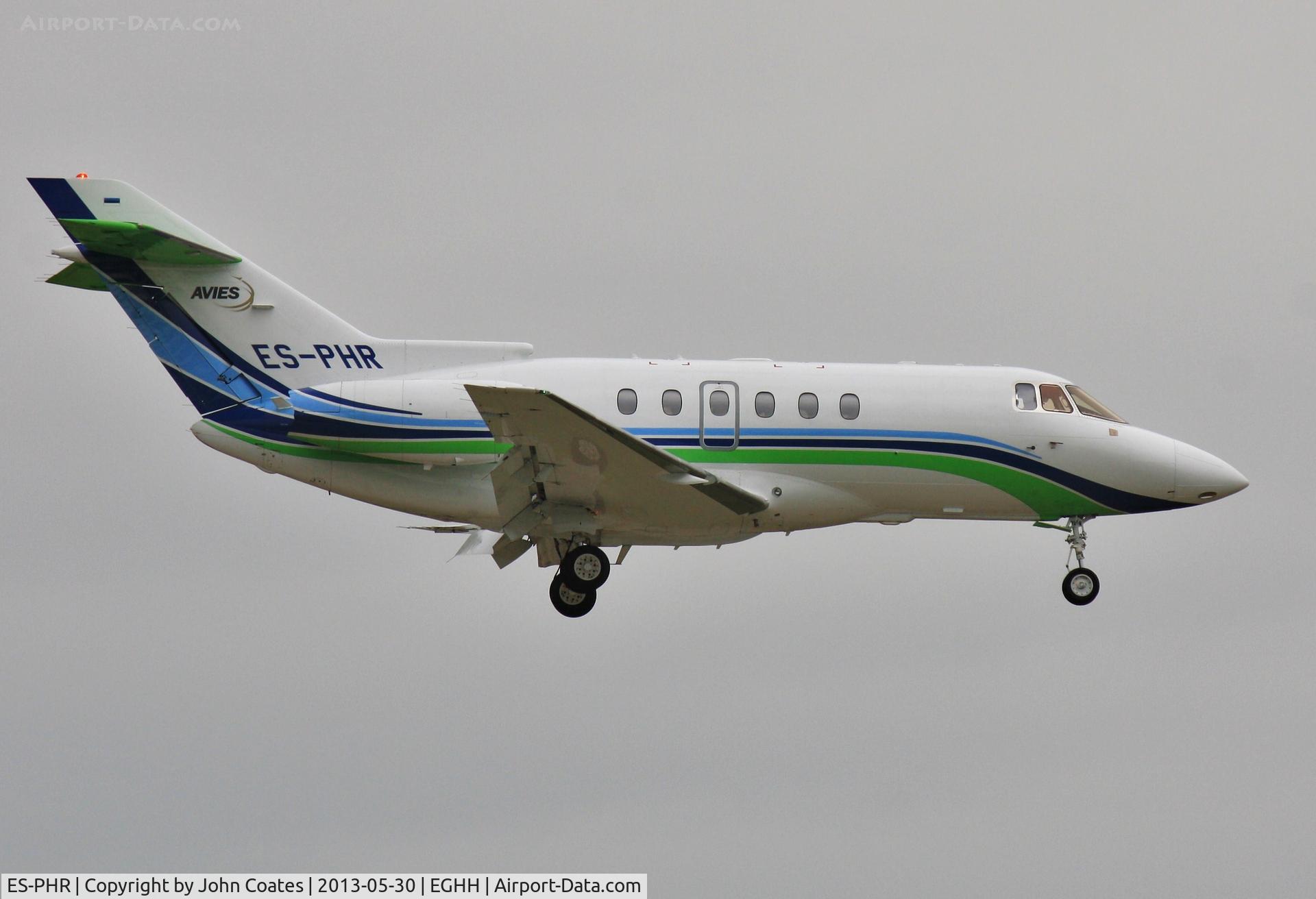 ES-PHR, Hawker 750 C/N HB-33, Returning from air test.