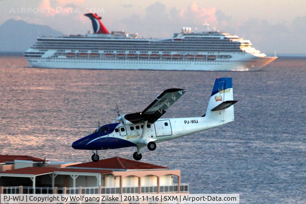 PJ-WIJ, 1977 De Havilland Canada DHC-6-300 Twin Otter C/N 533, At famous Maho Beach