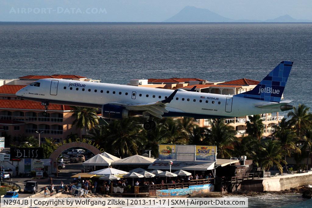 N294JB, 2008 Embraer ERJ-190-100 IGW 190AR C/N 19000185, At famous Maho Beach