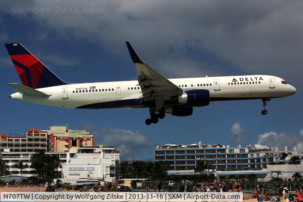 N707TW, 1997 Boeing 757-2Q8 C/N 27625, At famous Maho Beach
