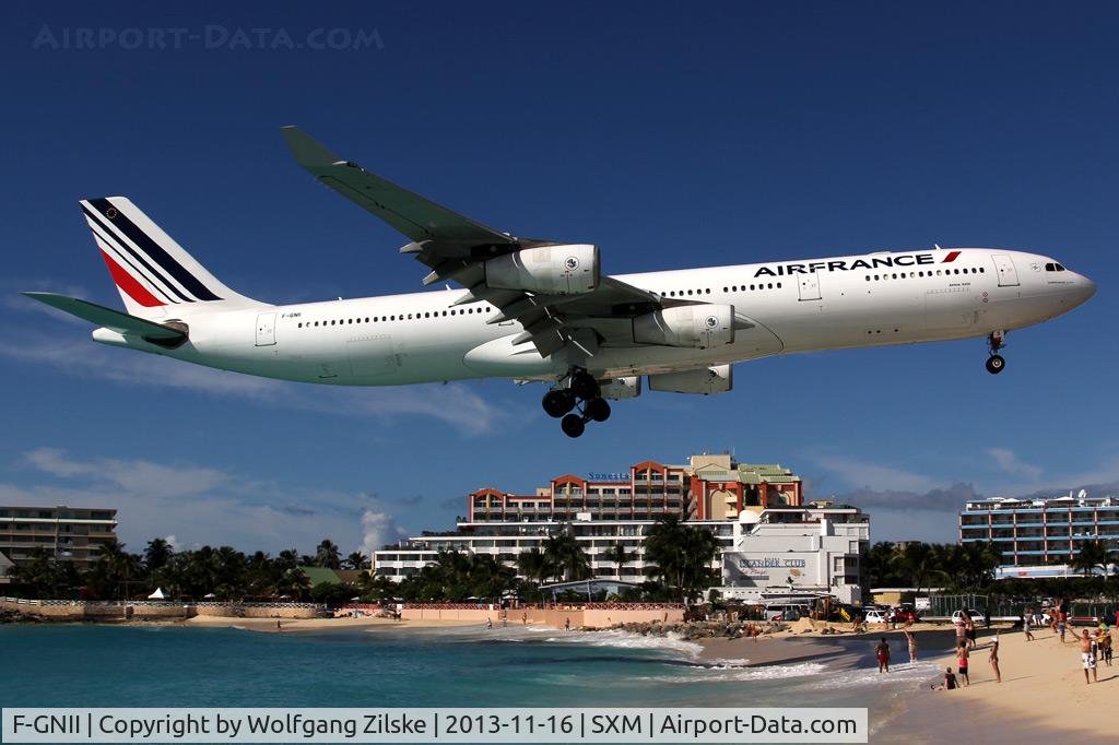 F-GNII, 2001 Airbus A340-313X C/N 399, At famous Maho Beach