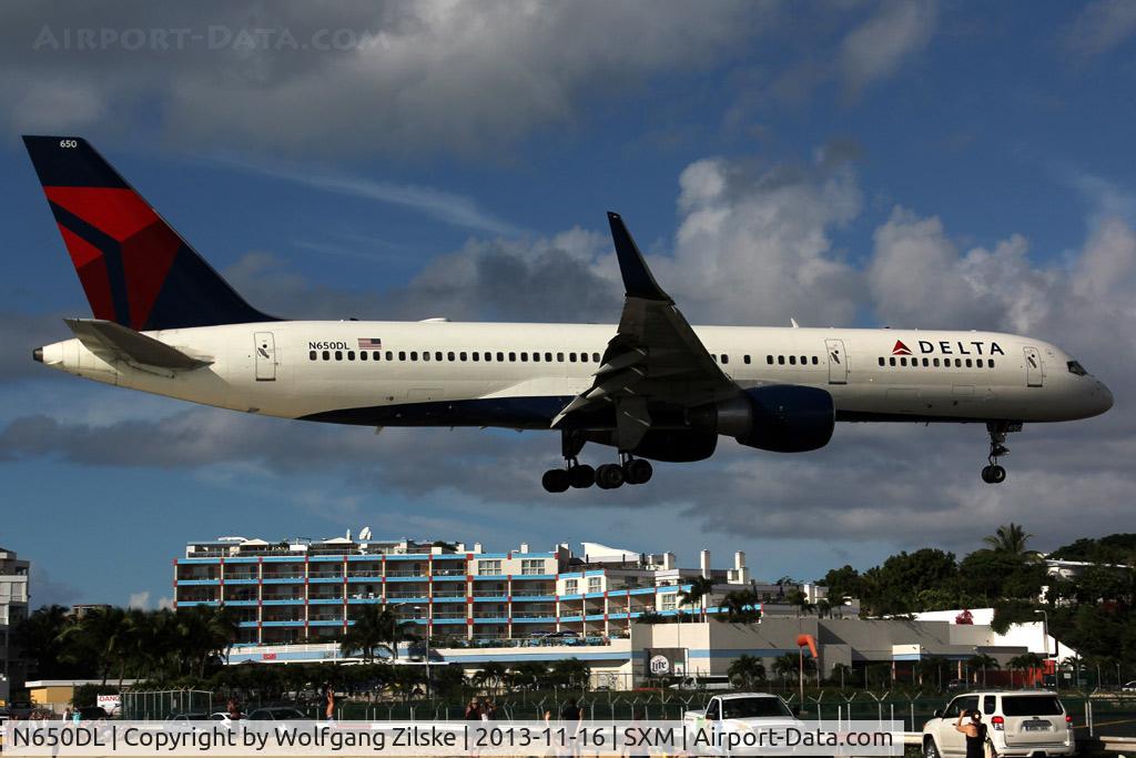 N650DL, 1989 Boeing 757-232 C/N 24390, At famous Maho Beach