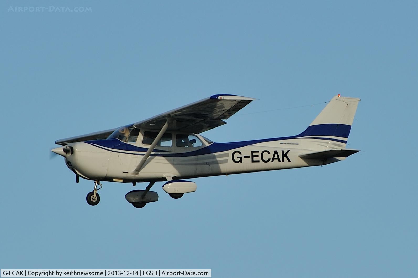 G-ECAK, 1976 Reims F172M ll Skyhawk C/N 1509, Approach to runway 27 !