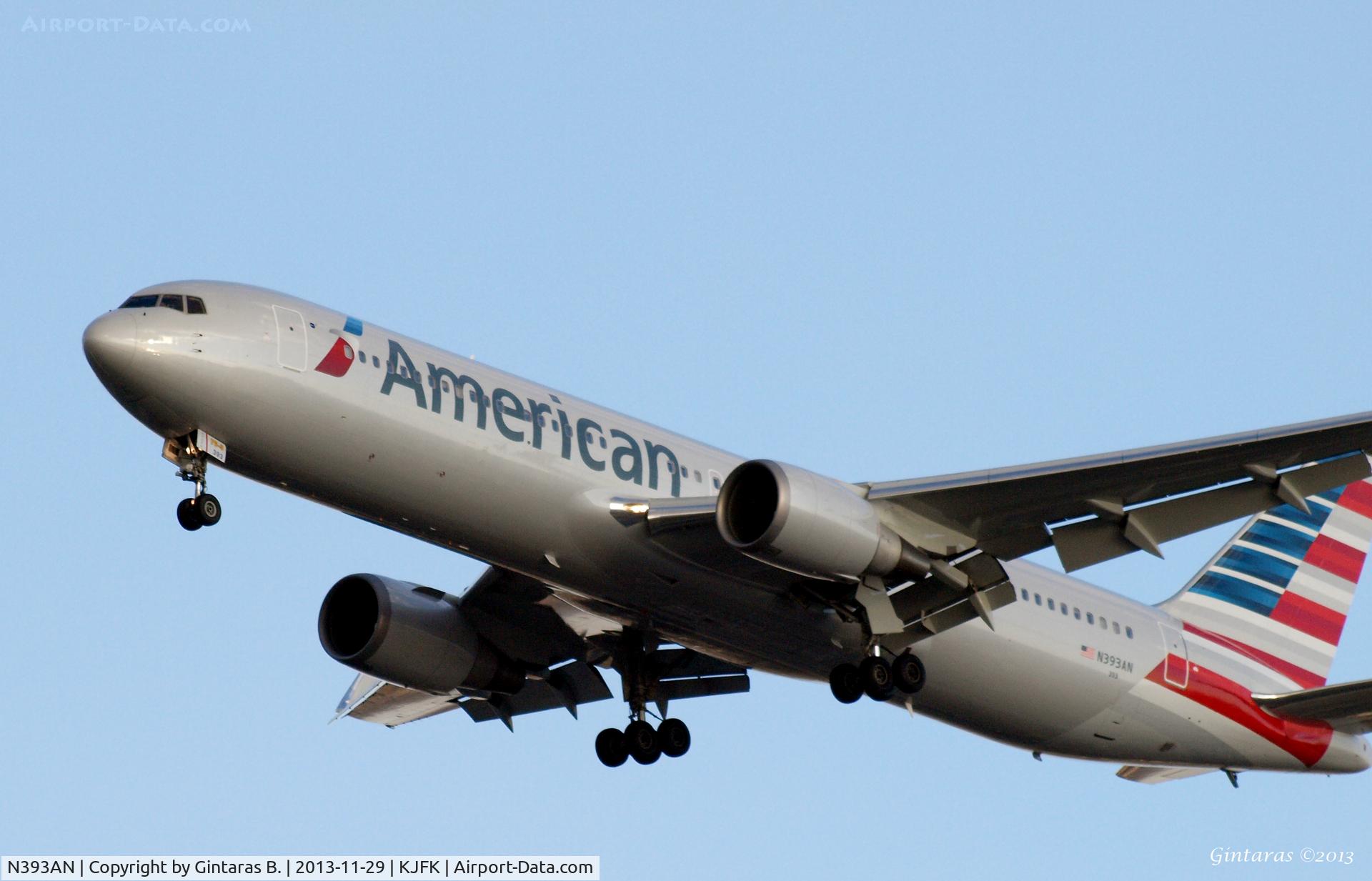 N393AN, 1998 Boeing 767-323 C/N 29430, Going To A Landing on 31R, JFK