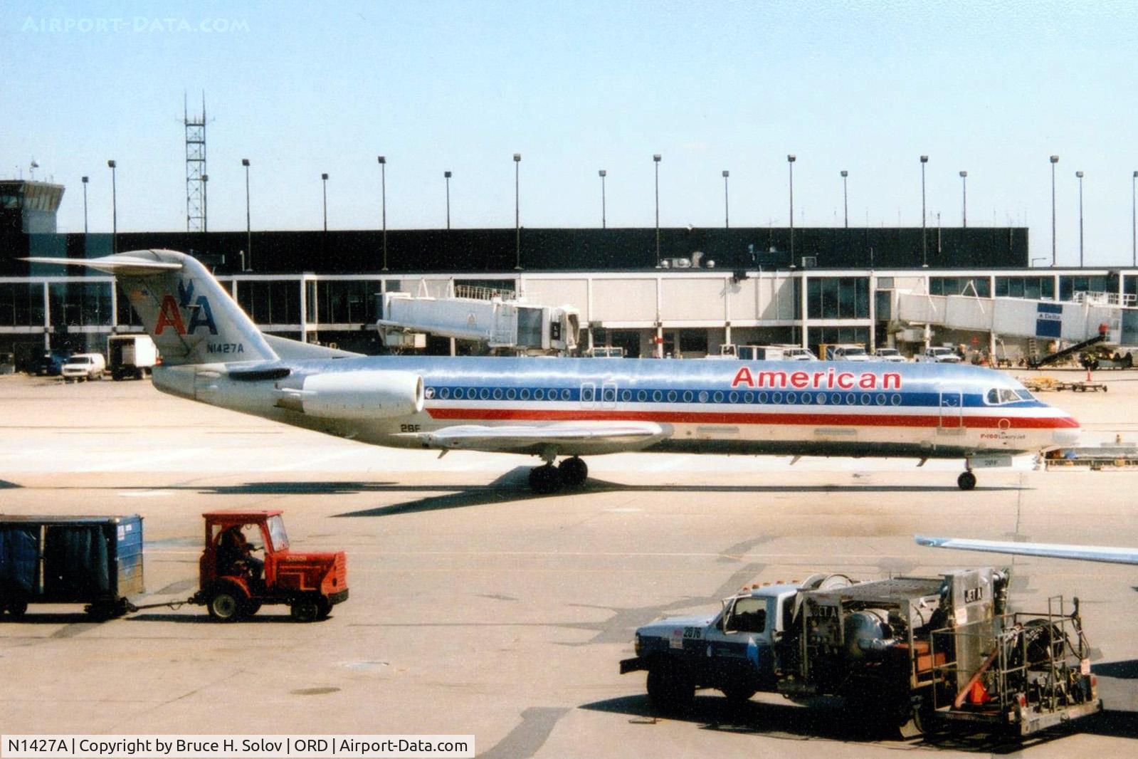 N1427A, 1992 Fokker 100 (F-28-0100) C/N 11412, On the tarmac at ORD
