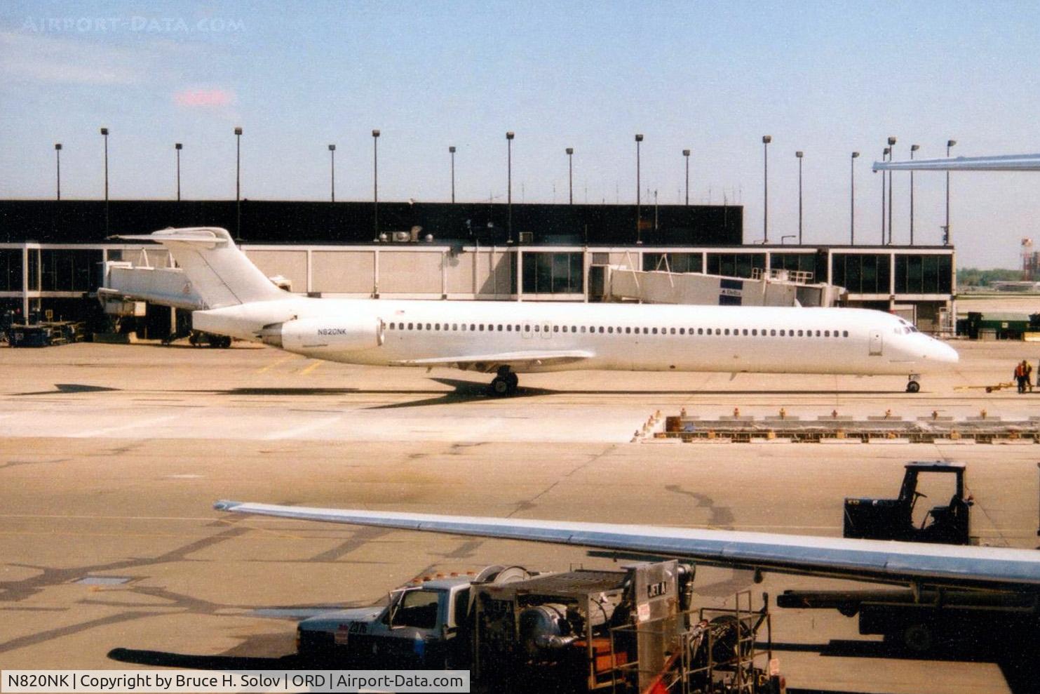 N820NK, 1982 McDonnell Douglas MD-82 (DC-9-82) C/N 49126, On the tarmac