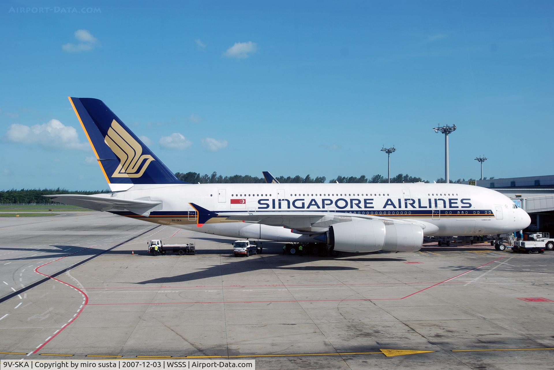 9V-SKA, 2007 Airbus A380-841 C/N 003, First Singapore Airlines Airbus A380 docked at Singapore-Changi International Airport
