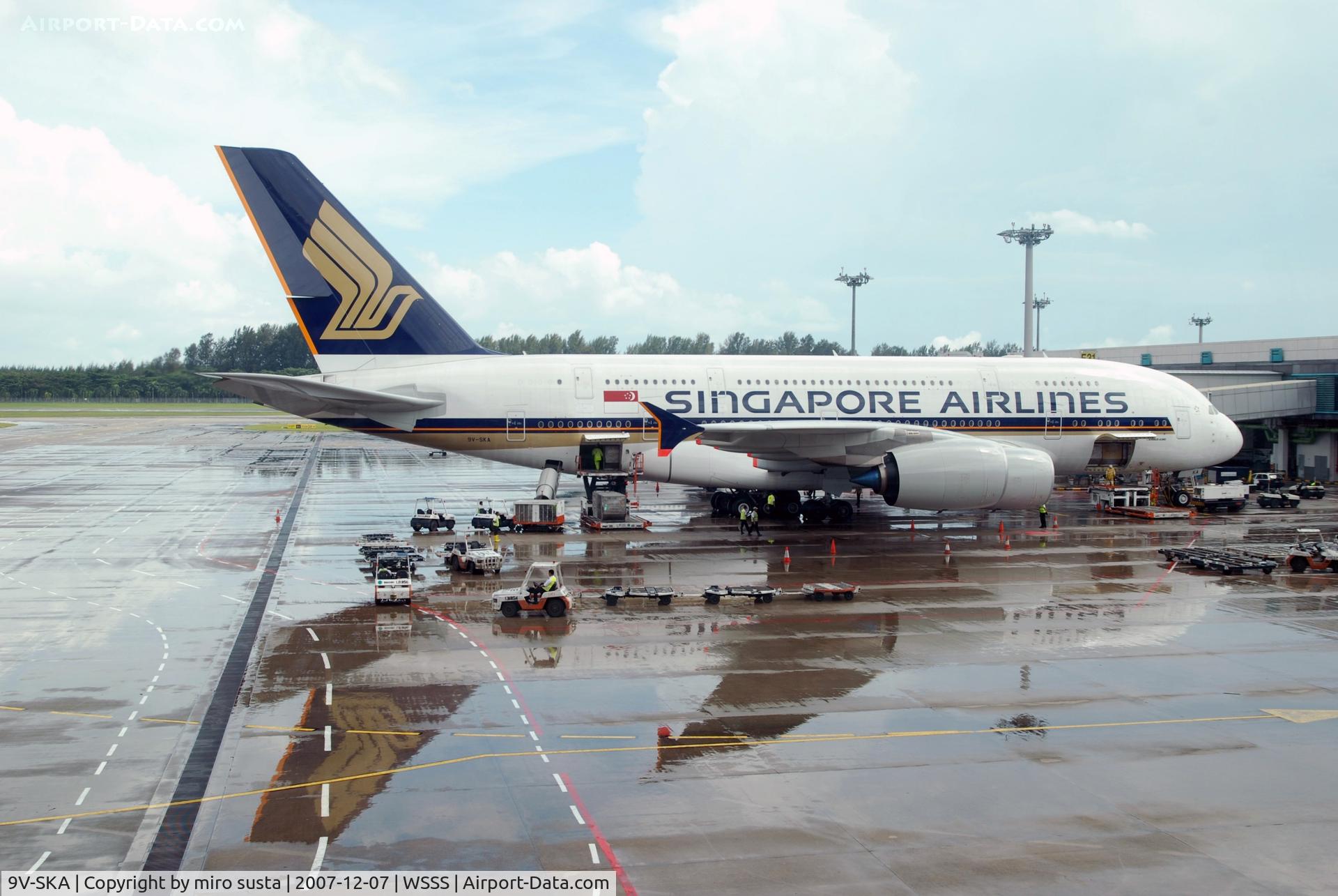 9V-SKA, 2007 Airbus A380-841 C/N 003, First Singapore Airlines Airbus A380 docked at Singapore-Changi International Airport