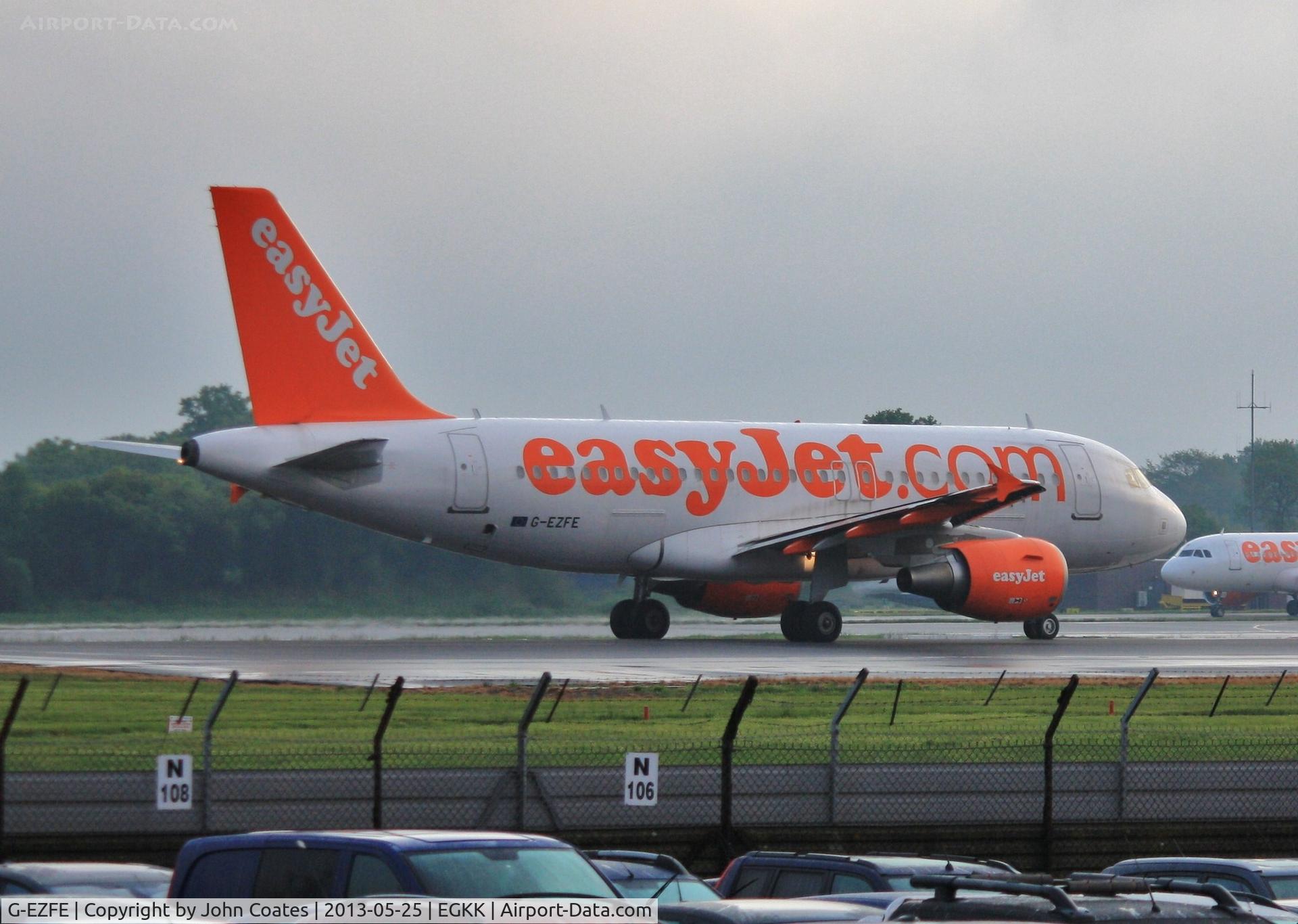 G-EZFE, 2009 Airbus A319-111 C/N 3824, Early morning departure 08R