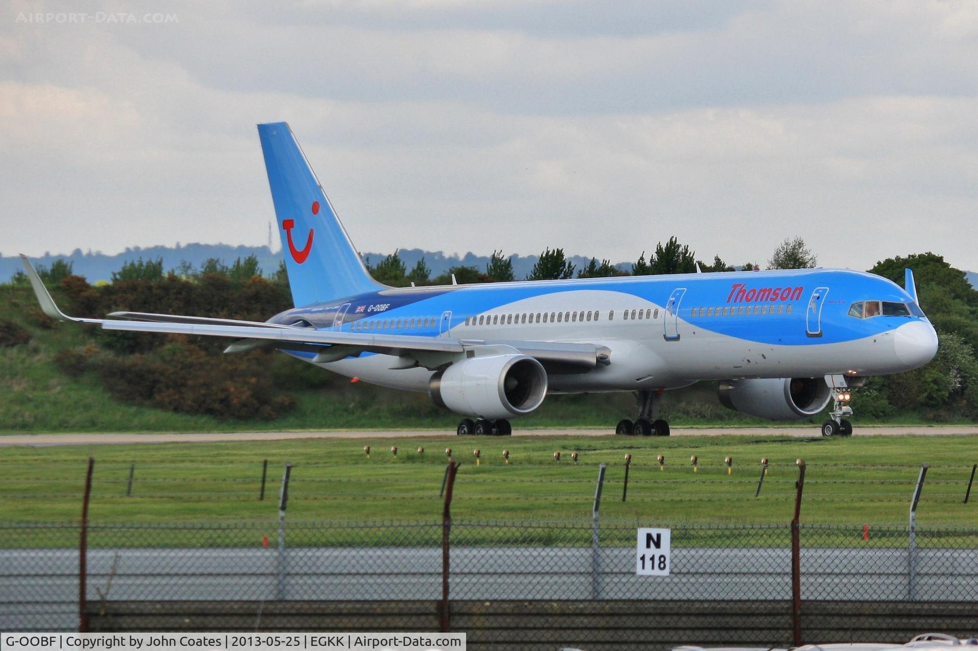 G-OOBF, 2004 Boeing 757-28A C/N 33101, Waiting to enter 08R