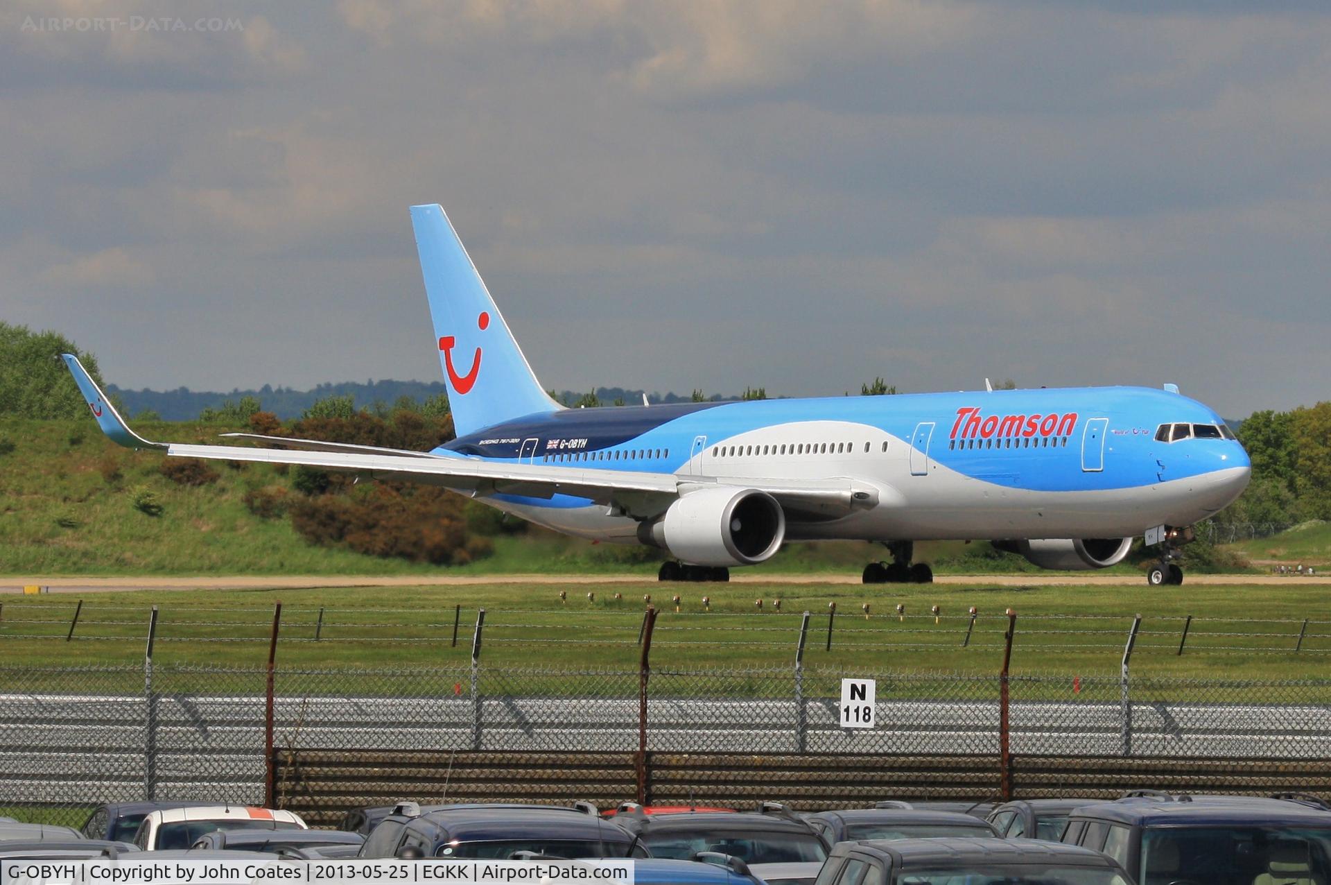 G-OBYH, 1999 Boeing 767-304/ER C/N 28883, Waiting to enter 08R