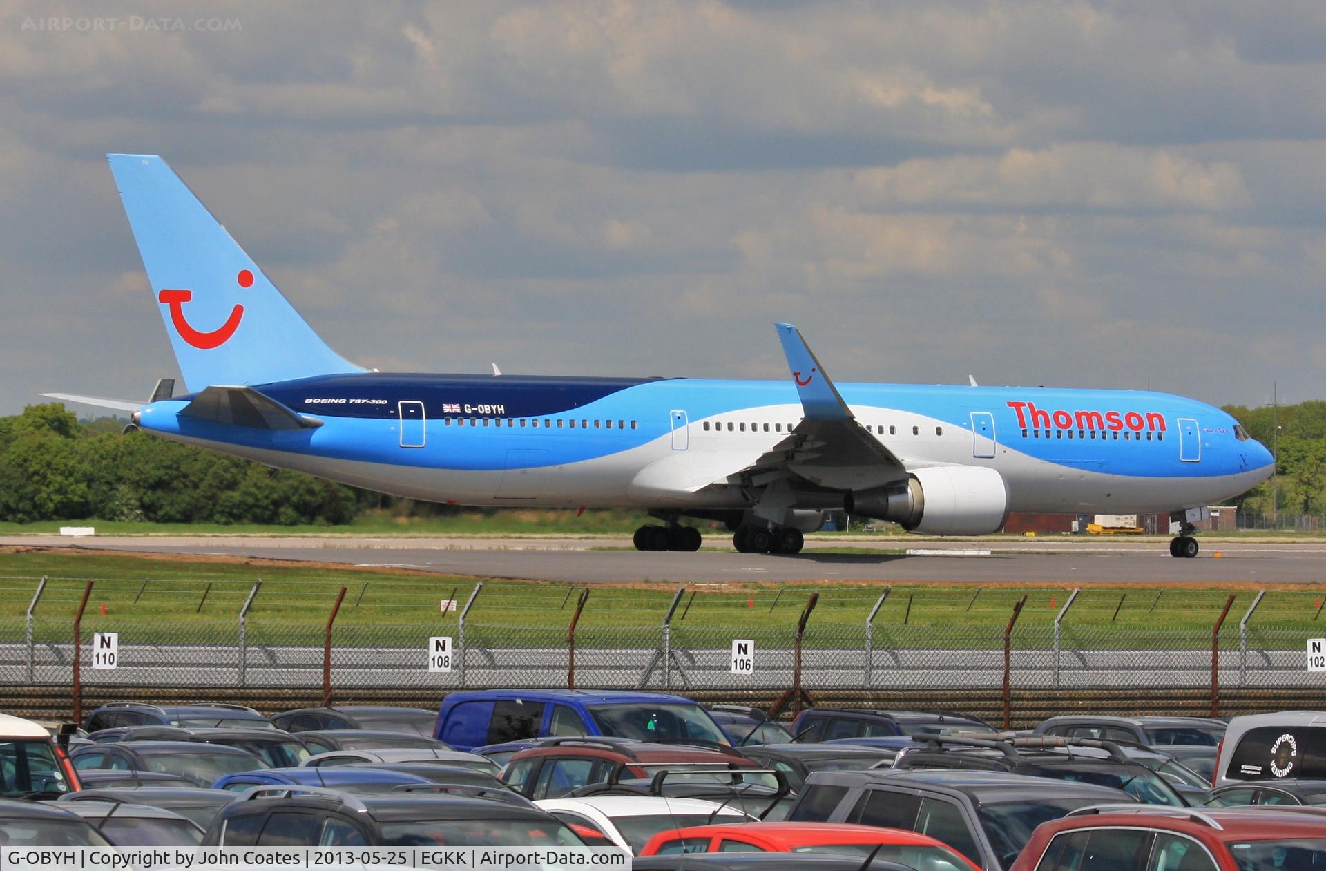 G-OBYH, 1999 Boeing 767-304/ER C/N 28883, Rolling on 08R